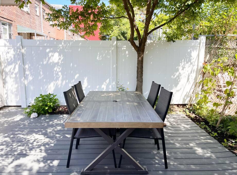 Apartment with Balcony photo 3