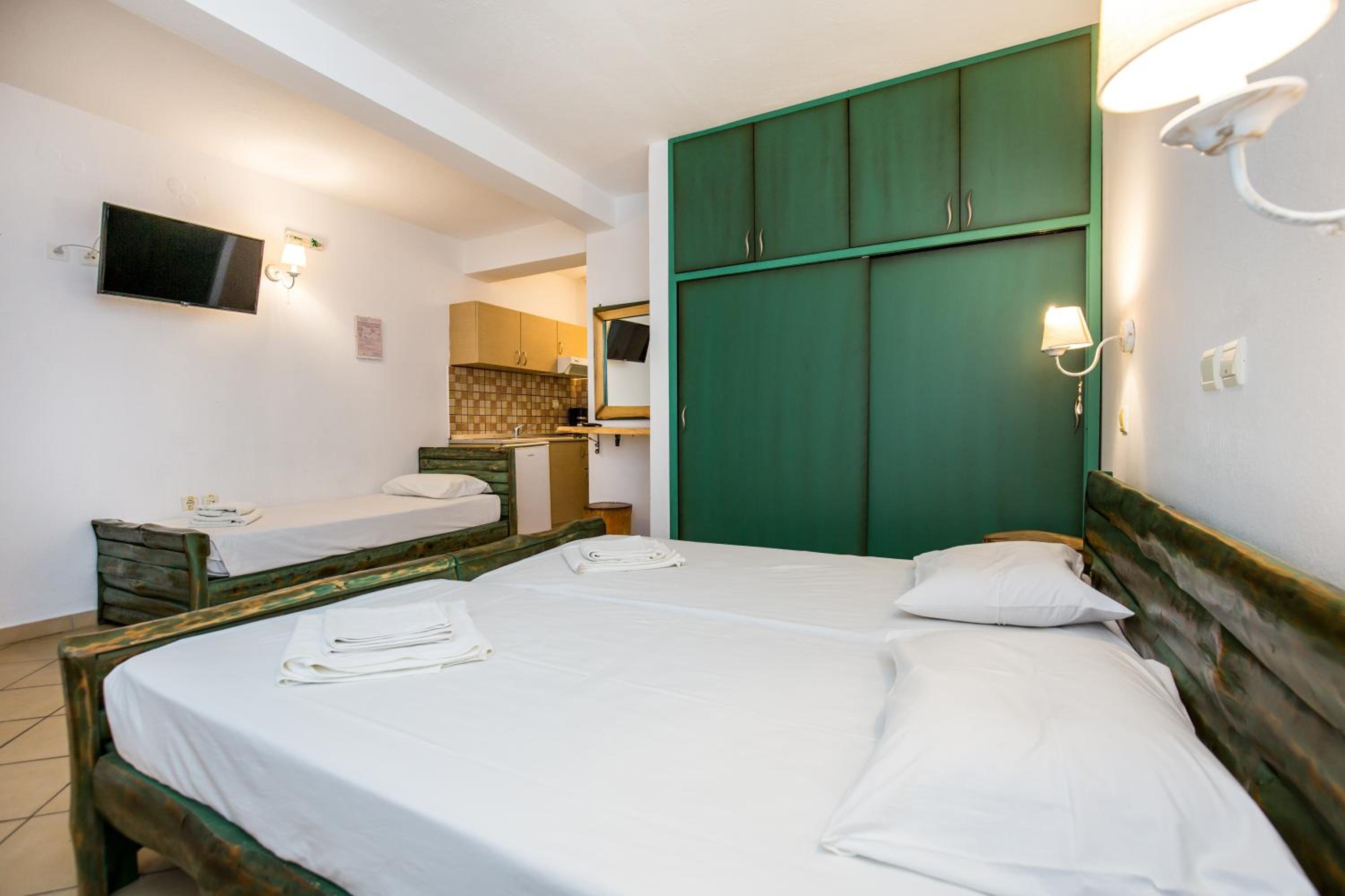 Deluxe Triple Room with Sea View photo 1