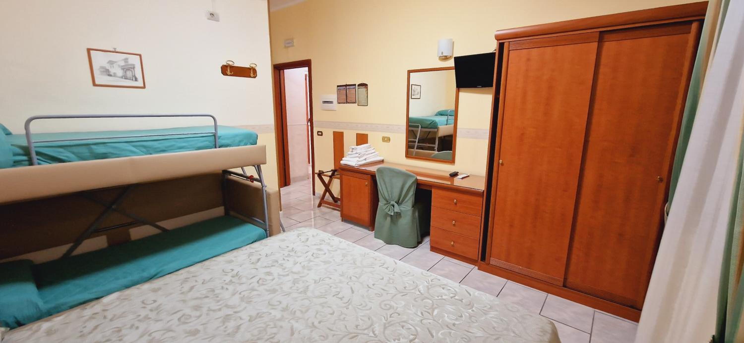 Economy Quadruple Room