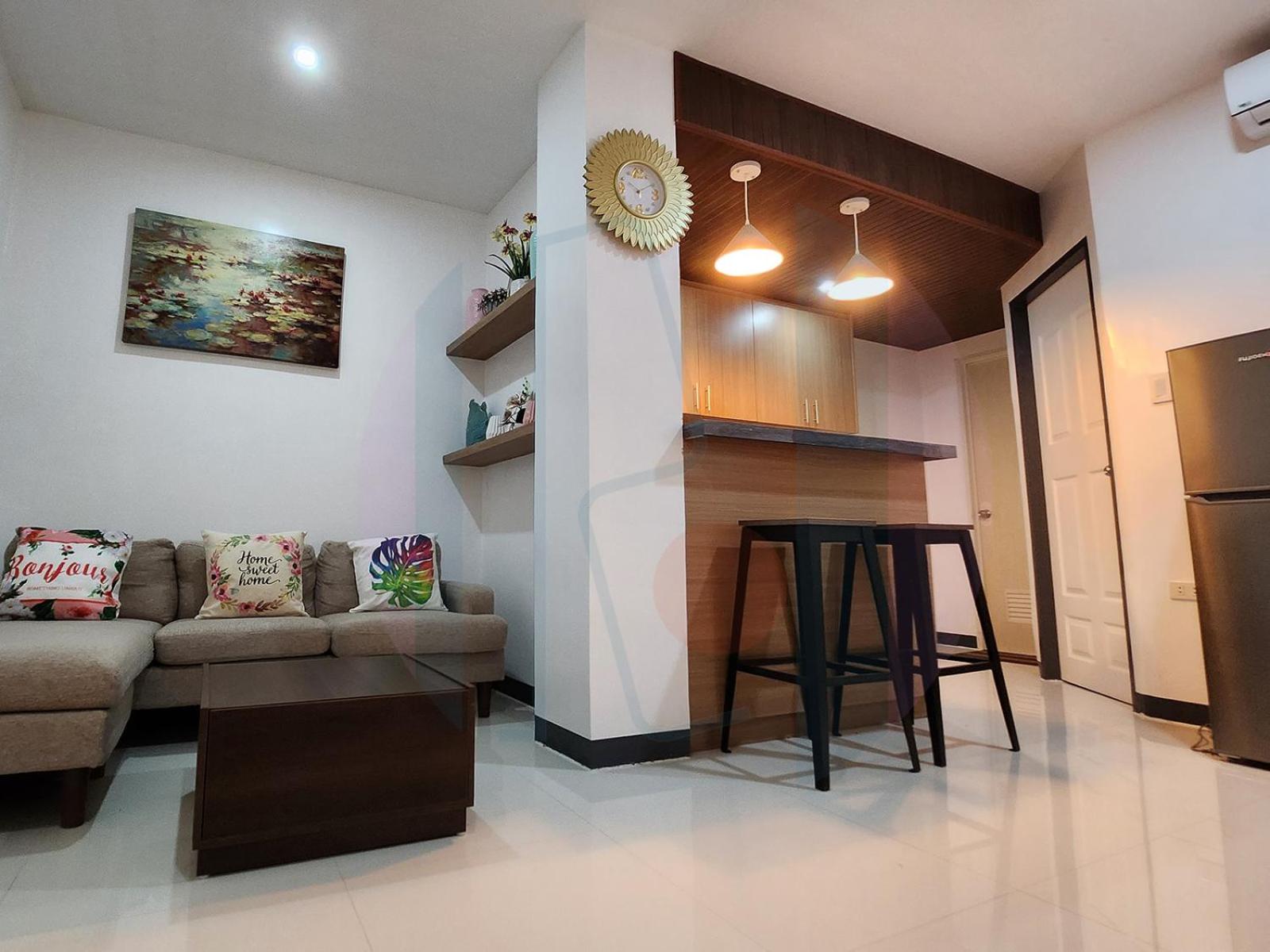 One-Bedroom Apartment photo 2