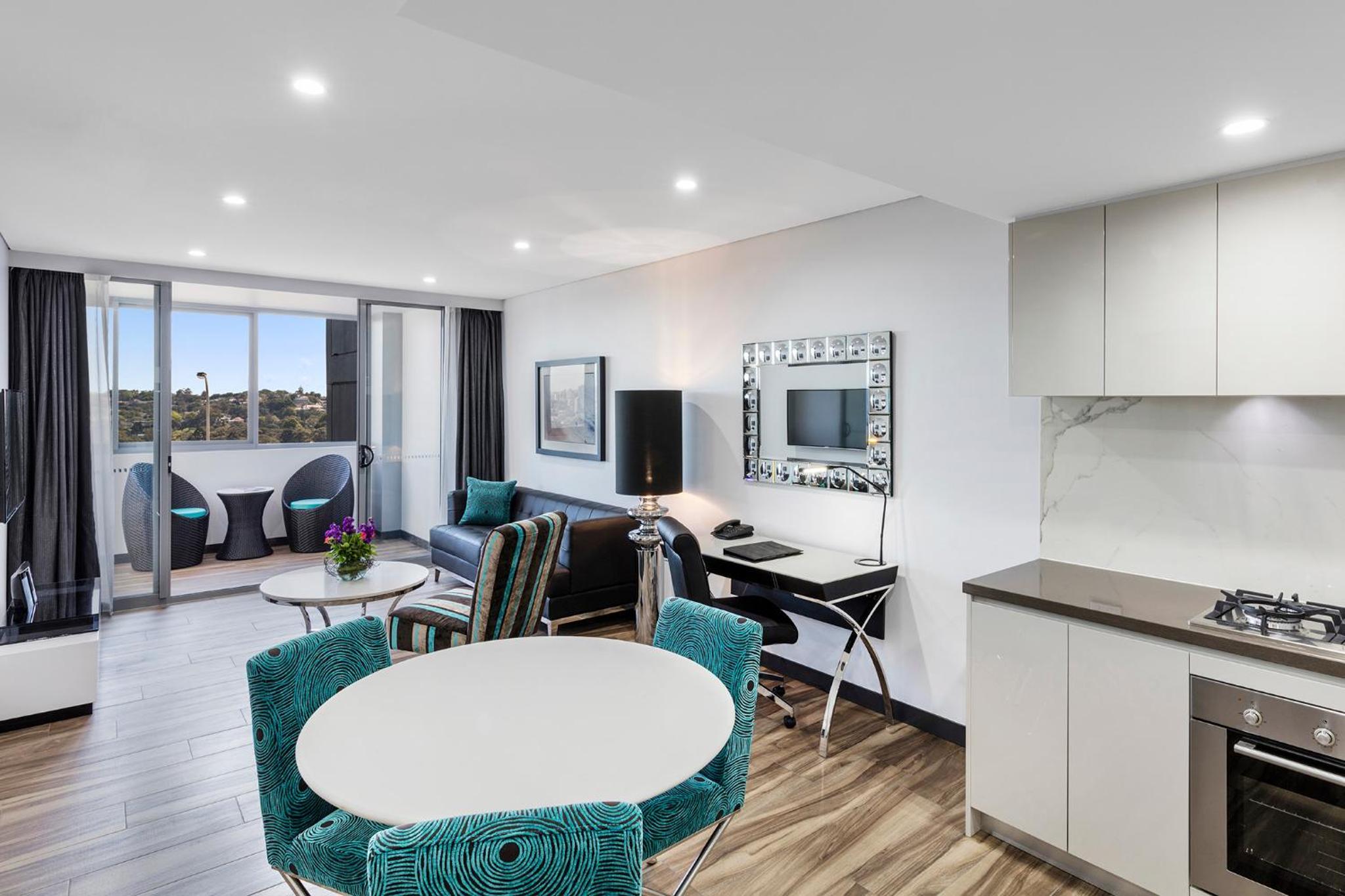 One-Bedroom Podium Suite photo 3