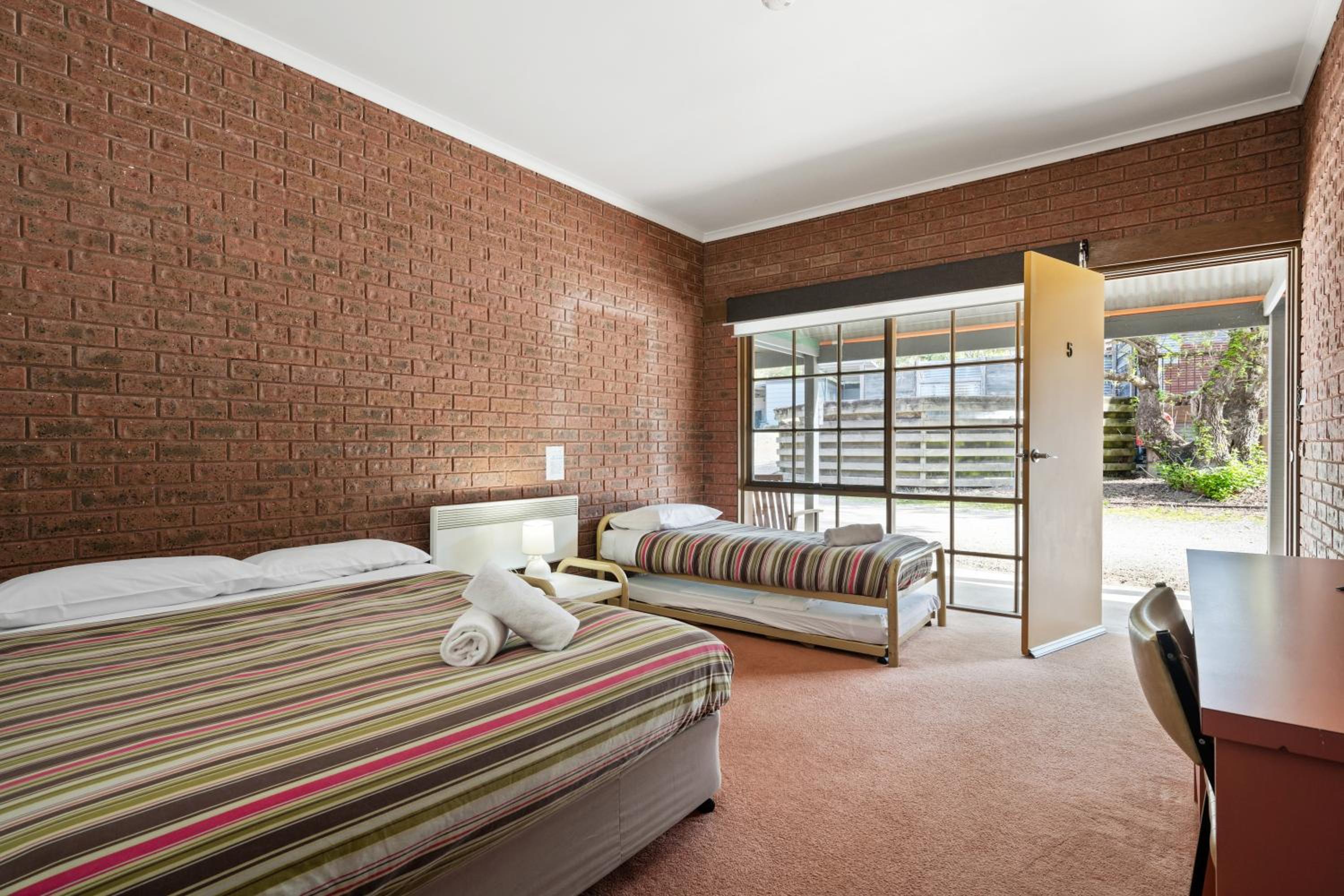 Blue Ribbon Motel Room photo 1