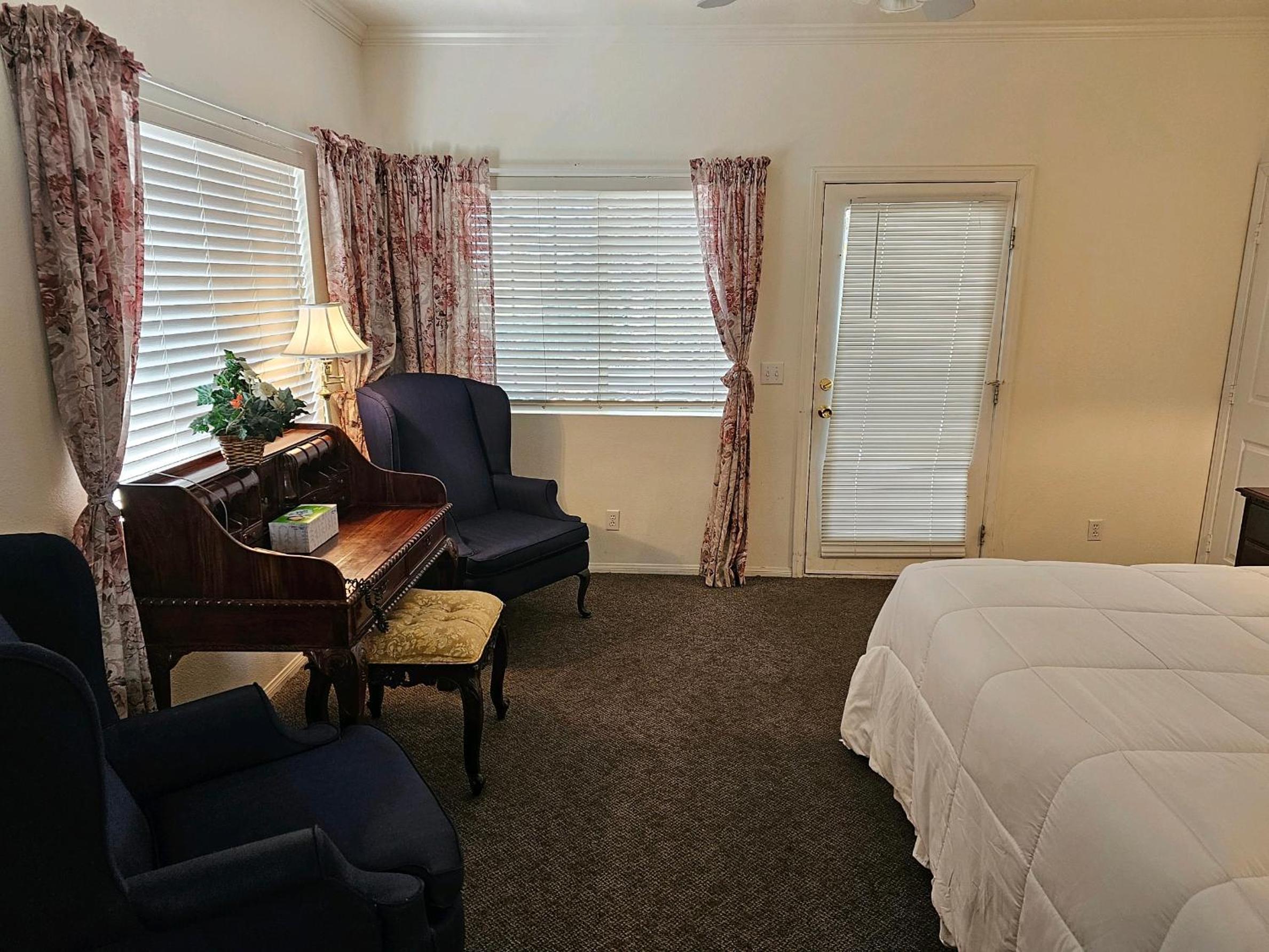 Deluxe Double or Twin Room photo 2