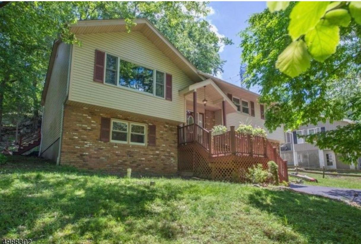 Four-Bedroom House photo 3