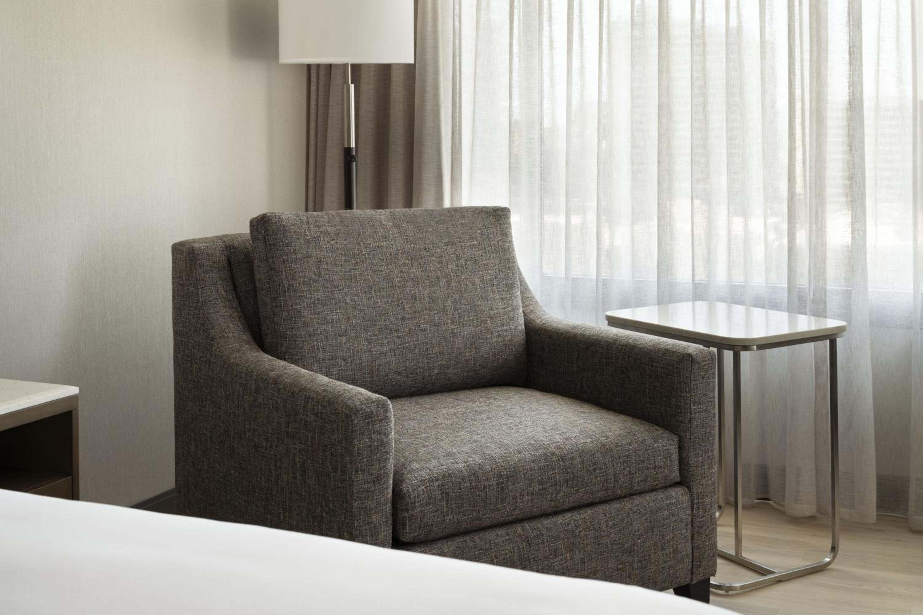 Larger Guest Room, 1 King Bed, Corner Room - Photo 2