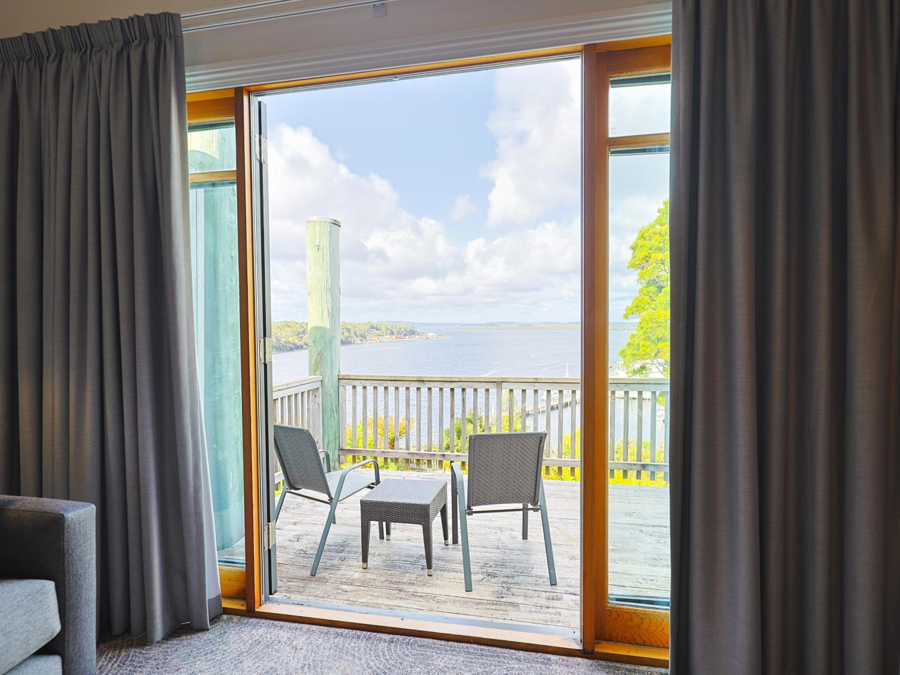 Premium King Room with Harbor View - Photo 2