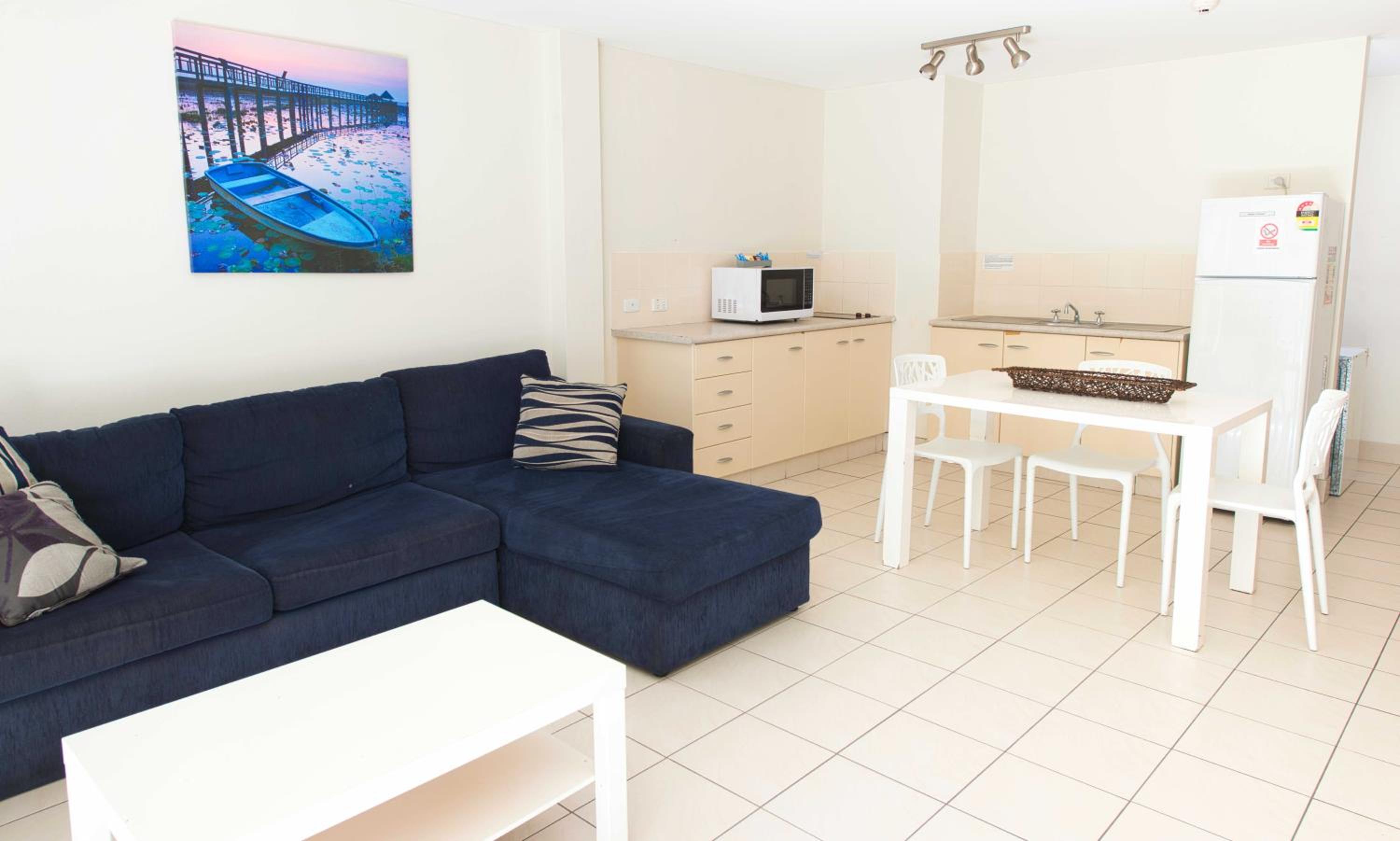Two-Bedroom Standard Townhouse Apartment photo 3