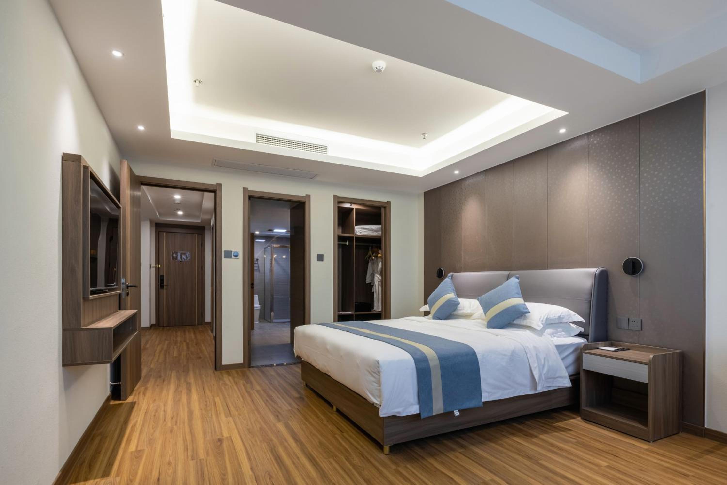 Premier One-Bedroom Studio