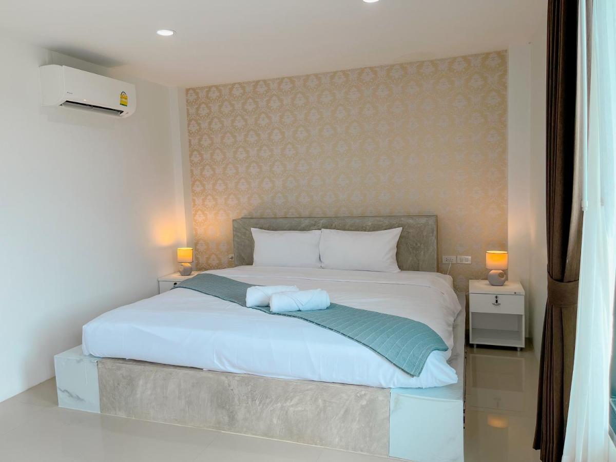 Double Room with Pool View photo 2