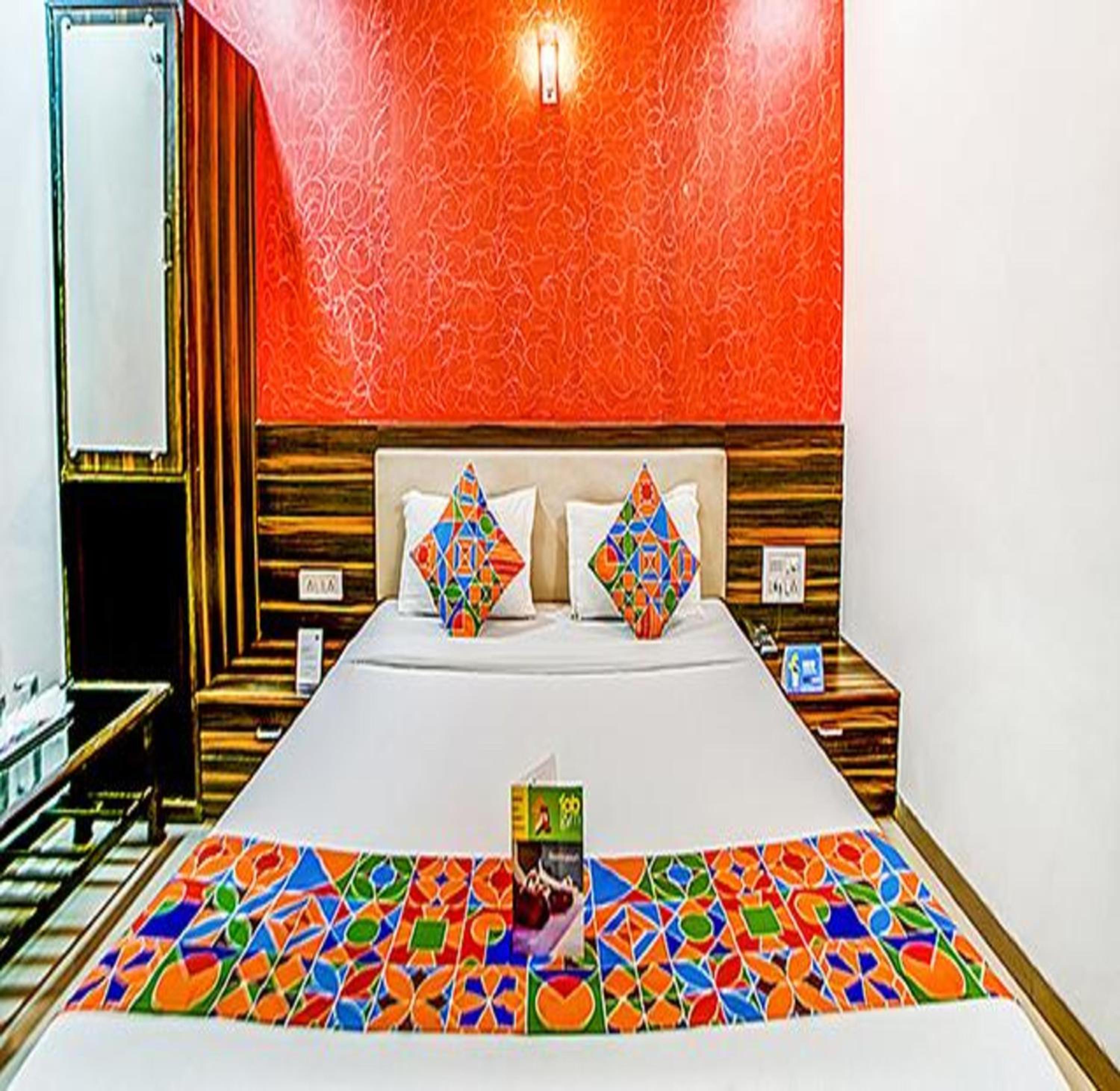 Deluxe Room - Photo 3