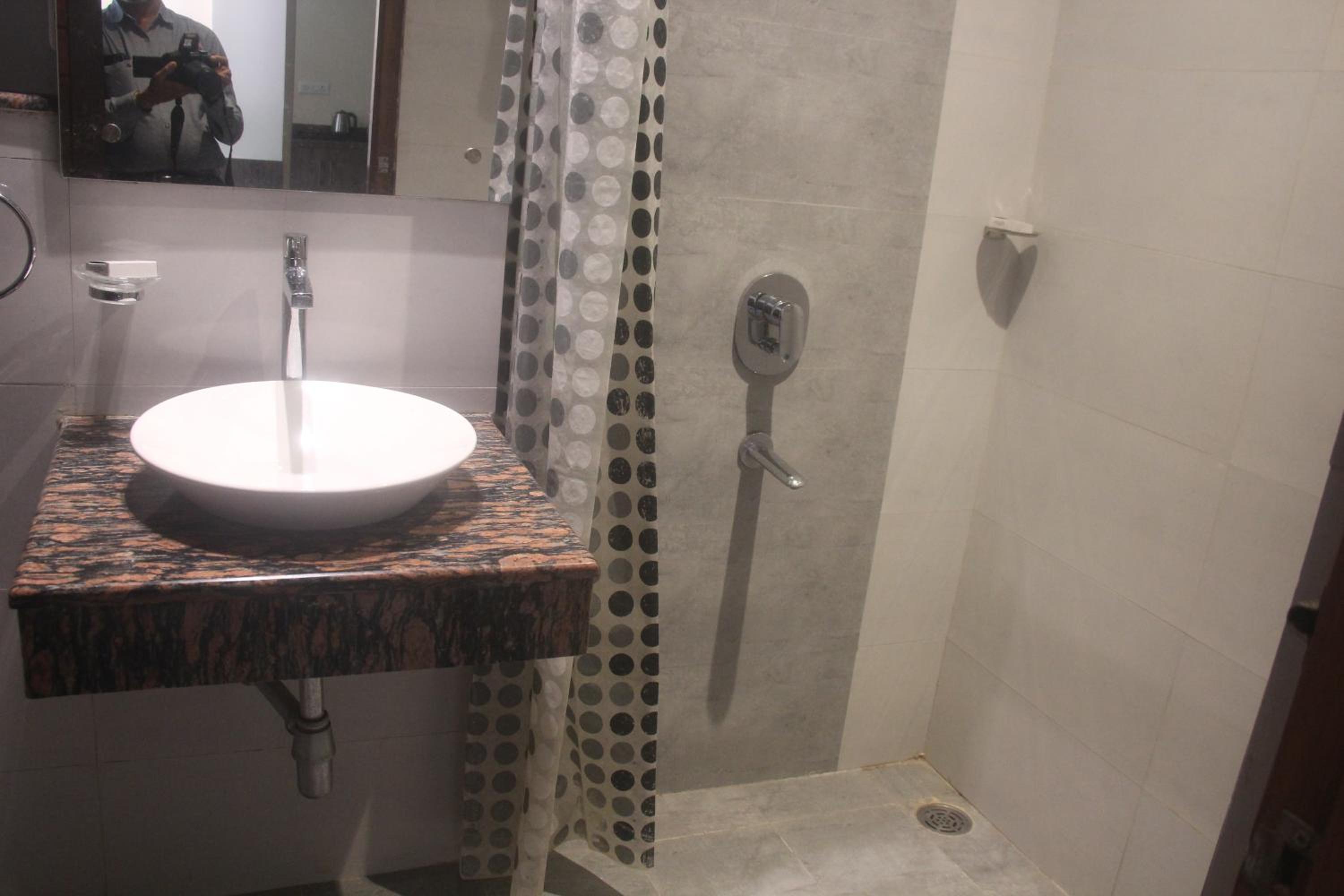 Standard Double Room - Photo 4