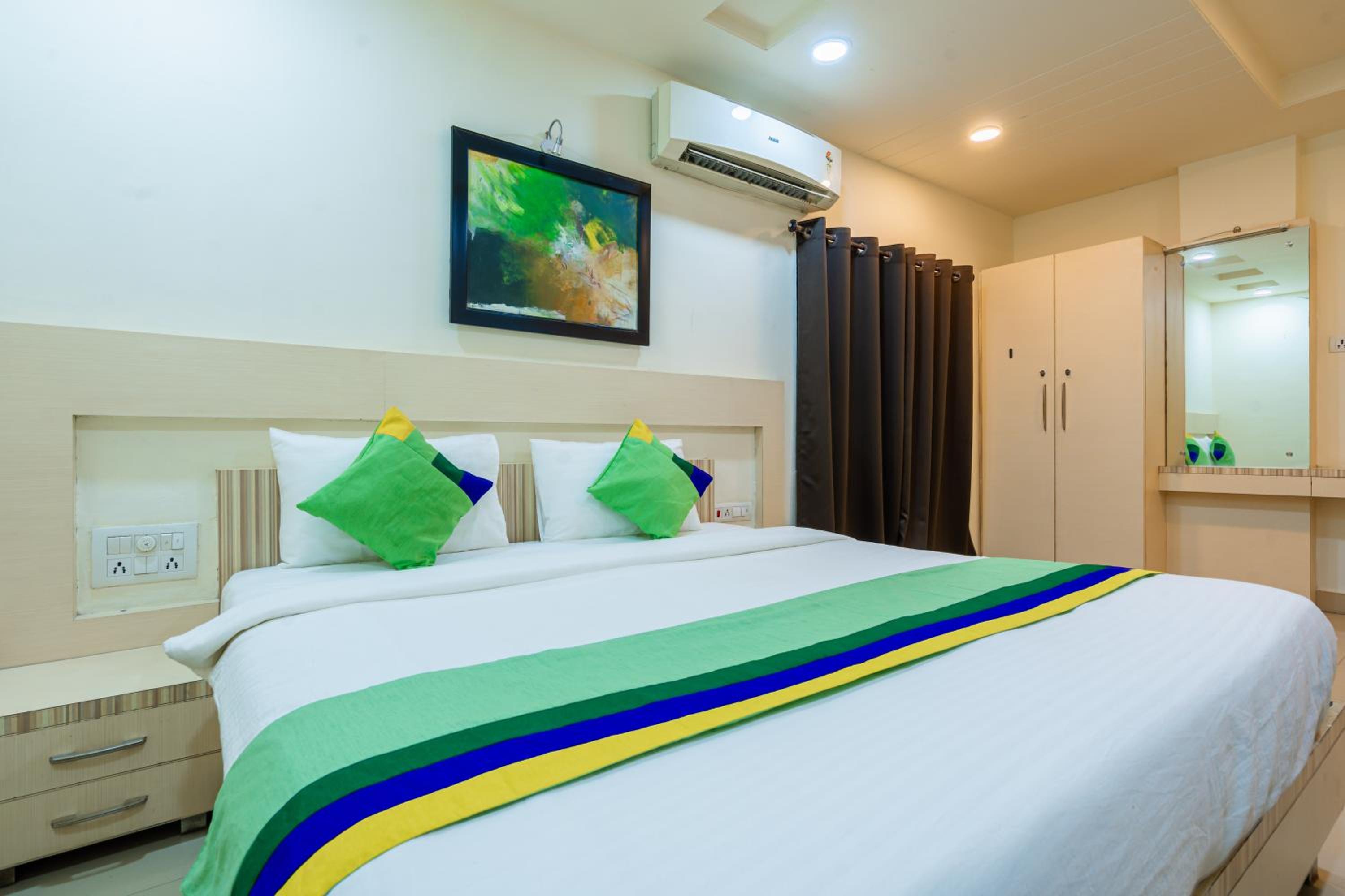 Standard Double Room - Photo 11