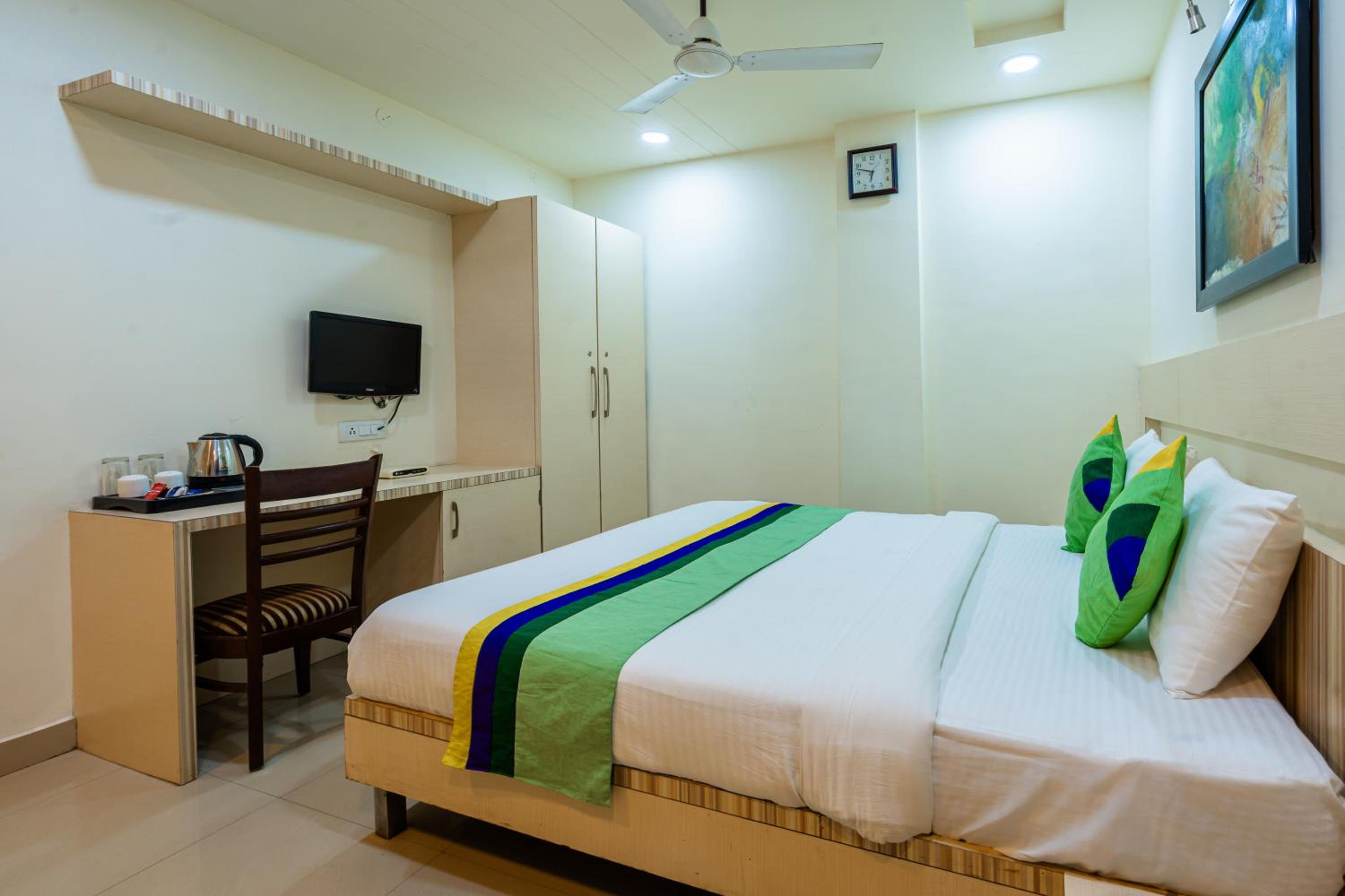 Standard Double Room - Photo 7