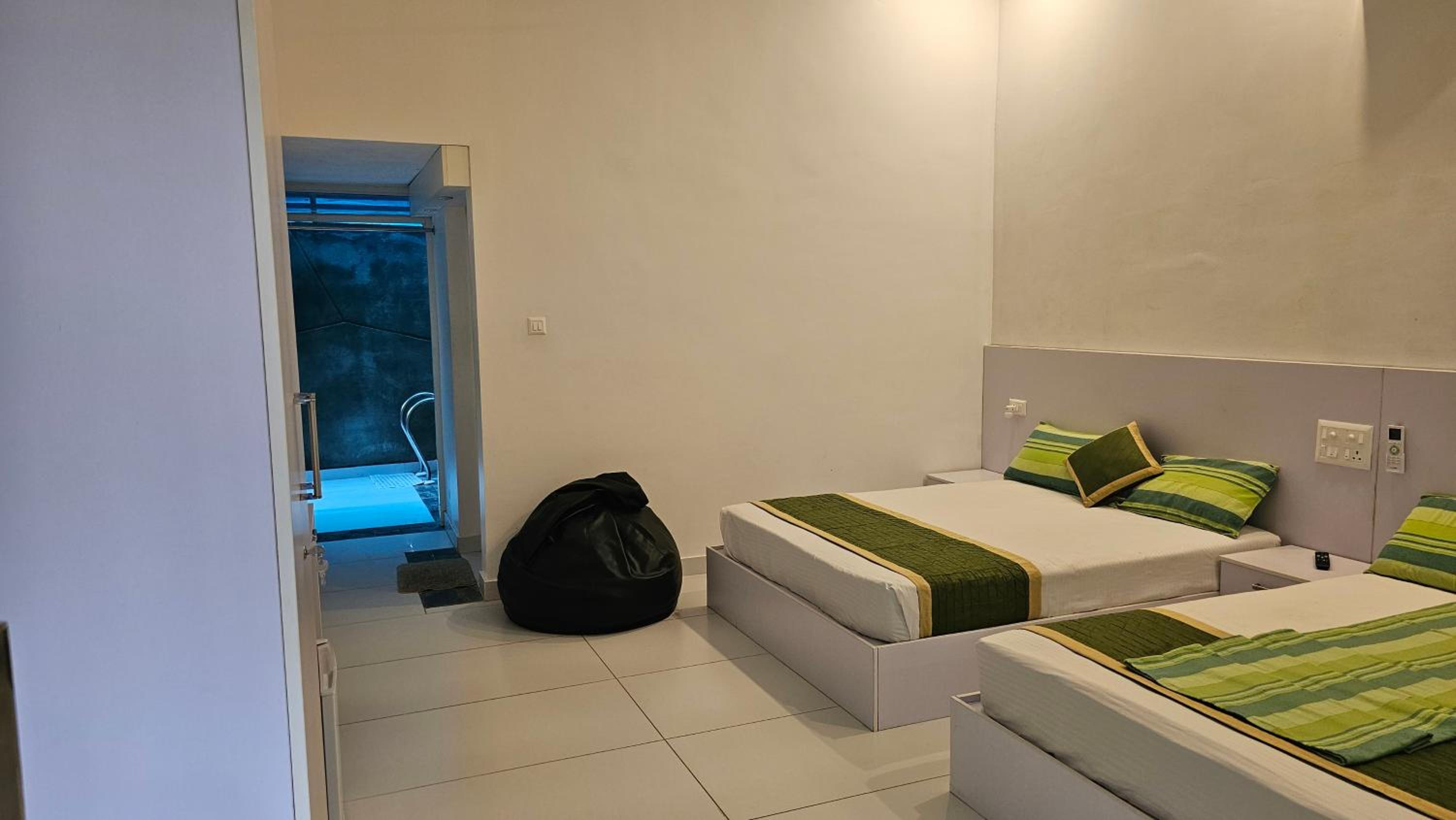 Suite with Private Pool photo 3