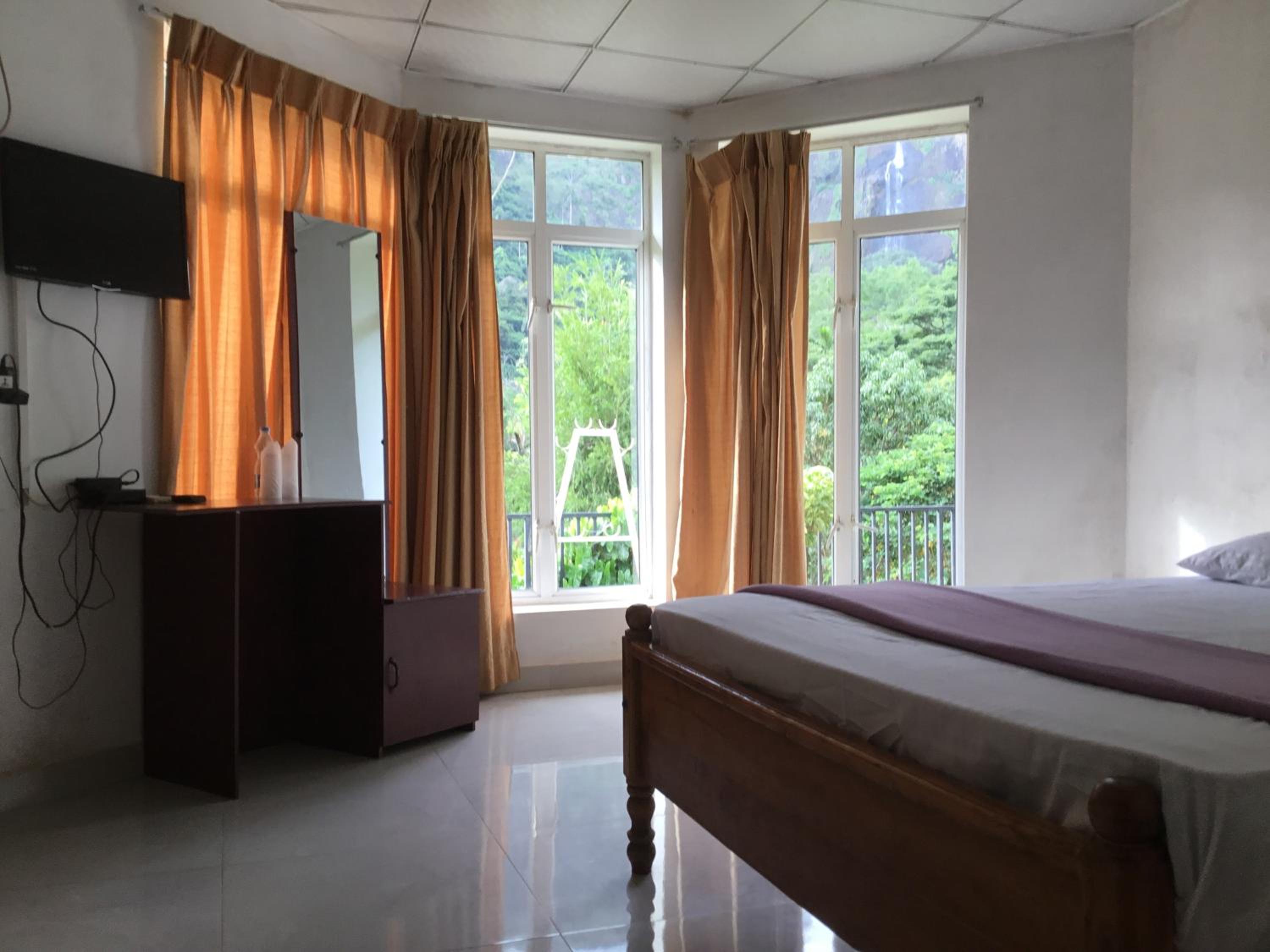 Standard Triple Room - Photo 4