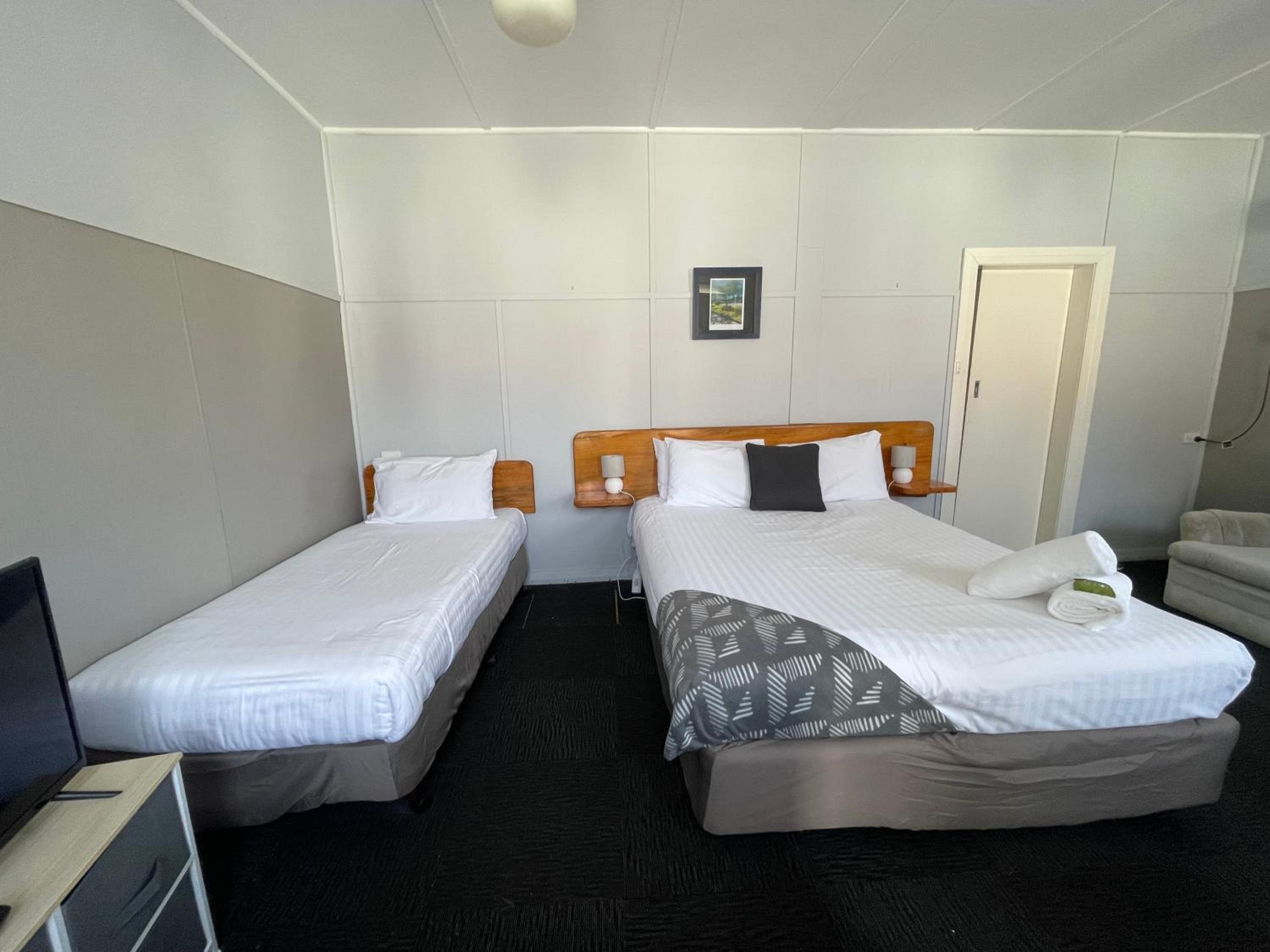 Triple Room with Bathroom photo 3