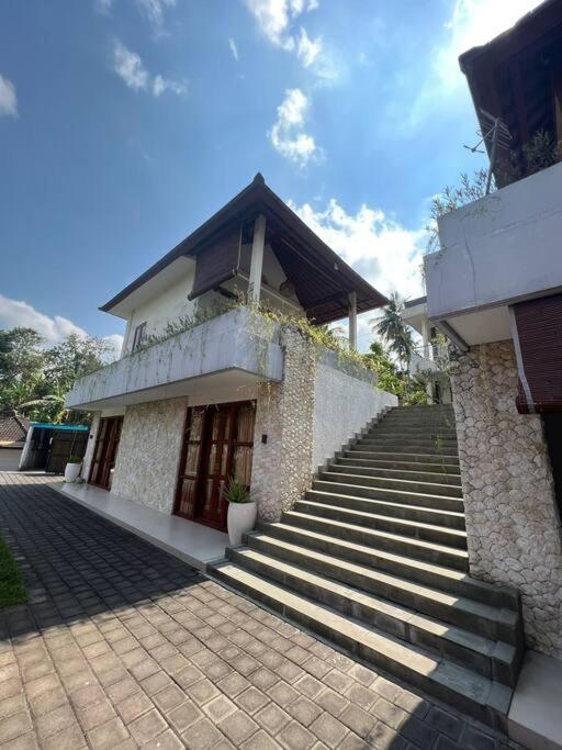 Villa photo 3