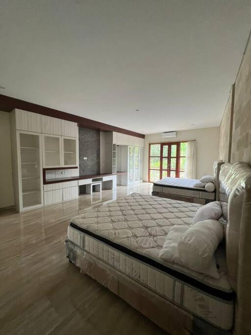 Villa photo 2