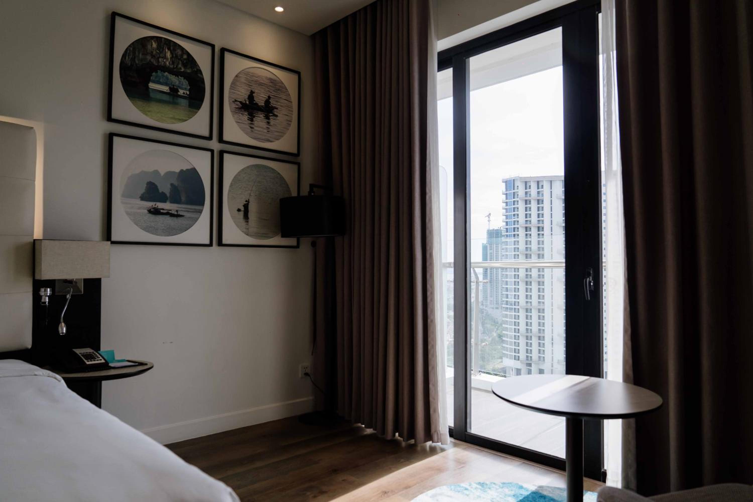 Deluxe King Room with City View - Non-Smoking - Photo 6