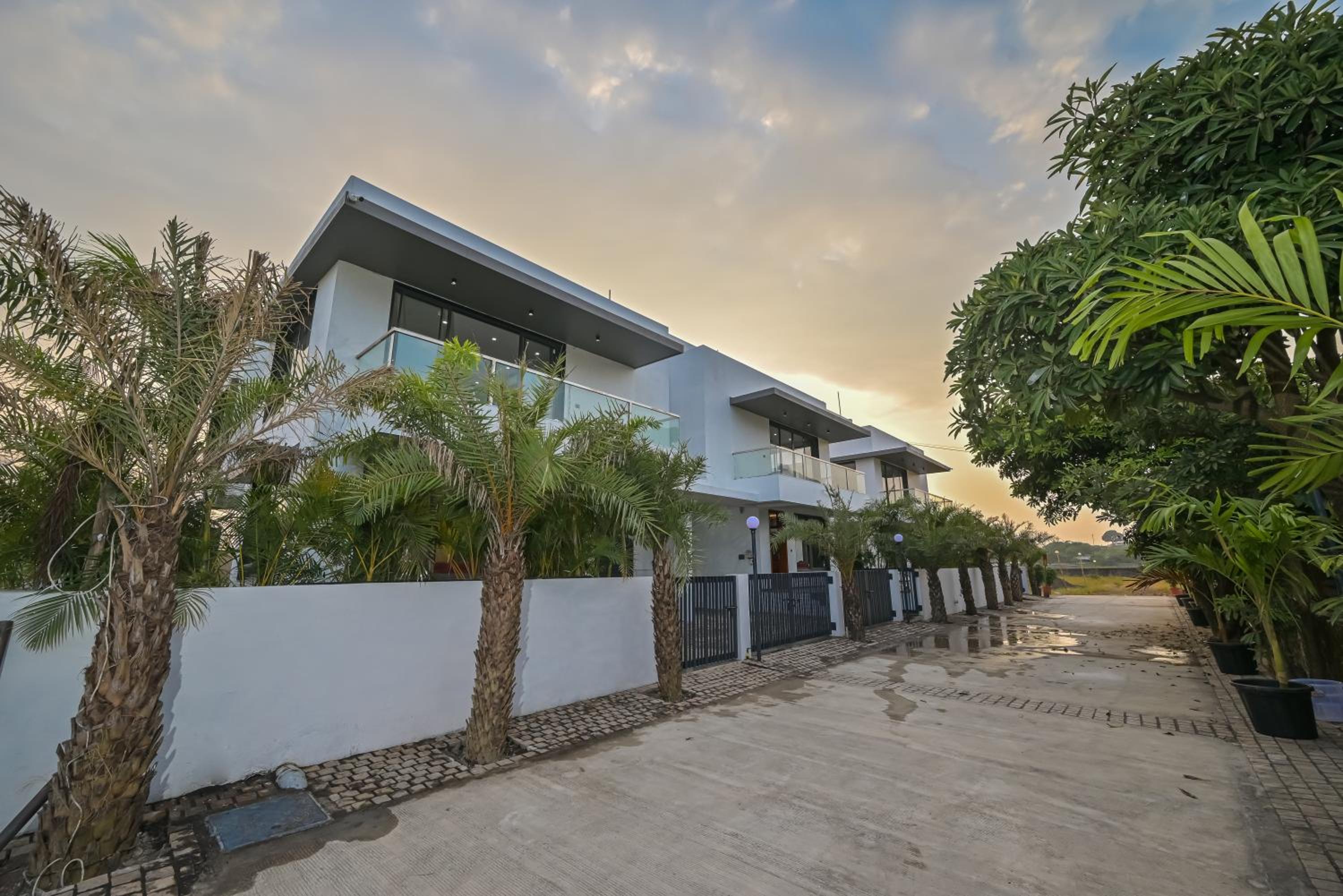 Villa photo 2