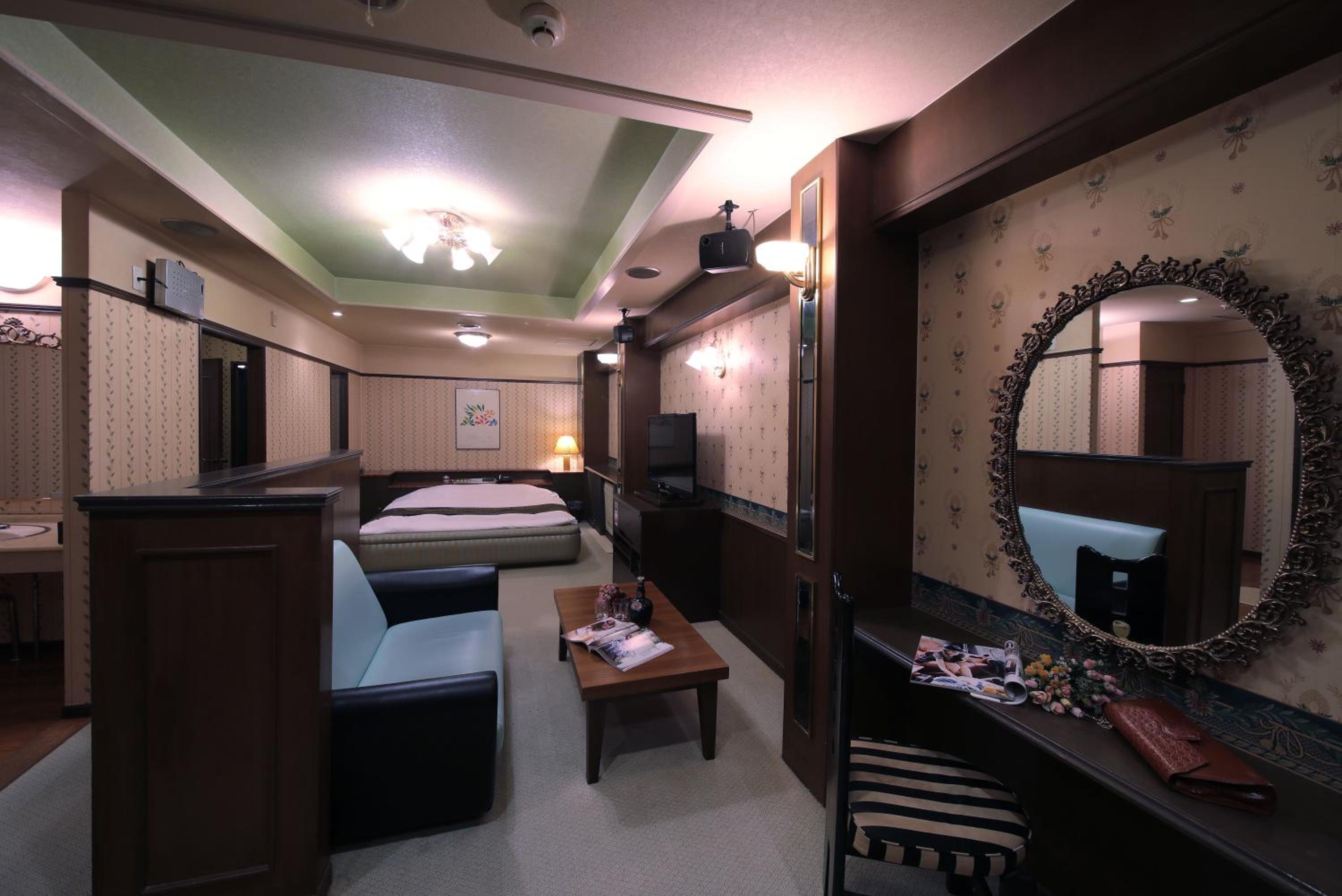 Standard Double Room - Photo 9