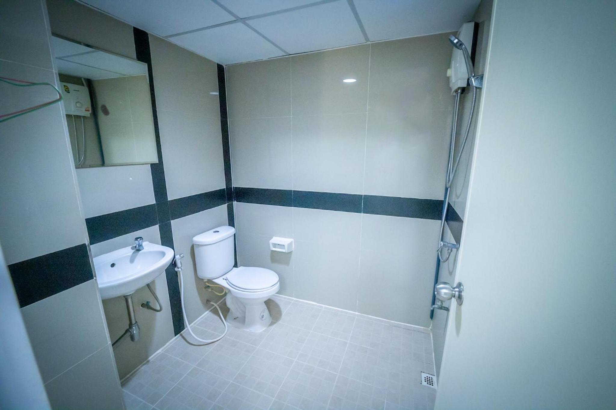 Double or Twin Room - Photo 7