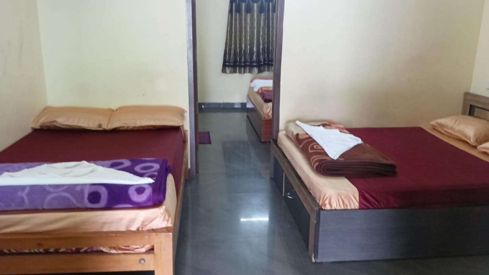 One-Bedroom House photo 1