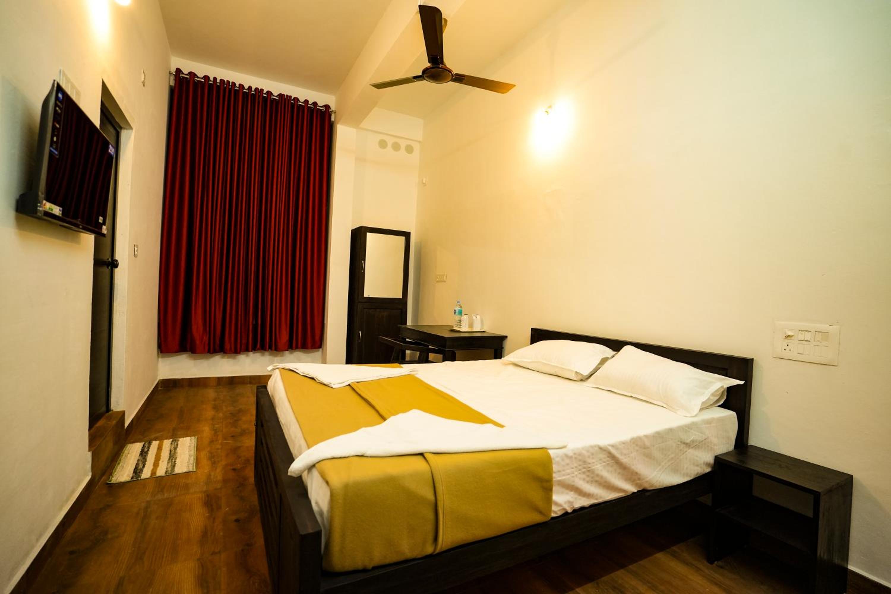 Double Room With Private Bathroom