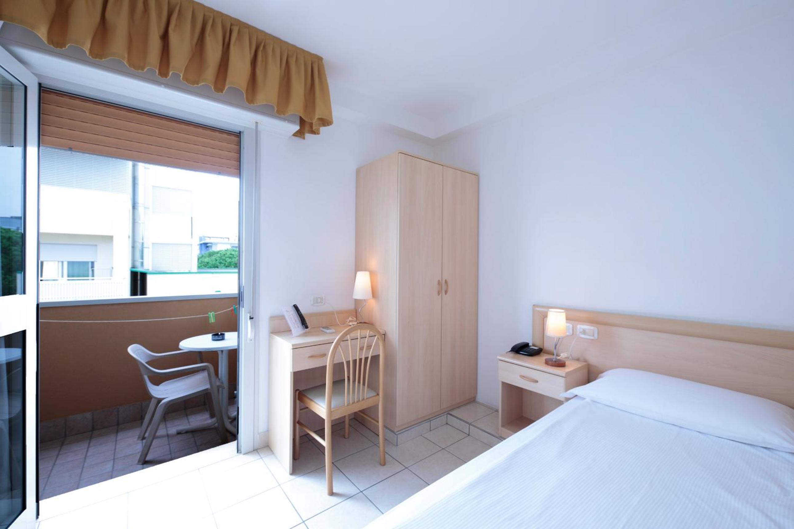 Single Room photo 3
