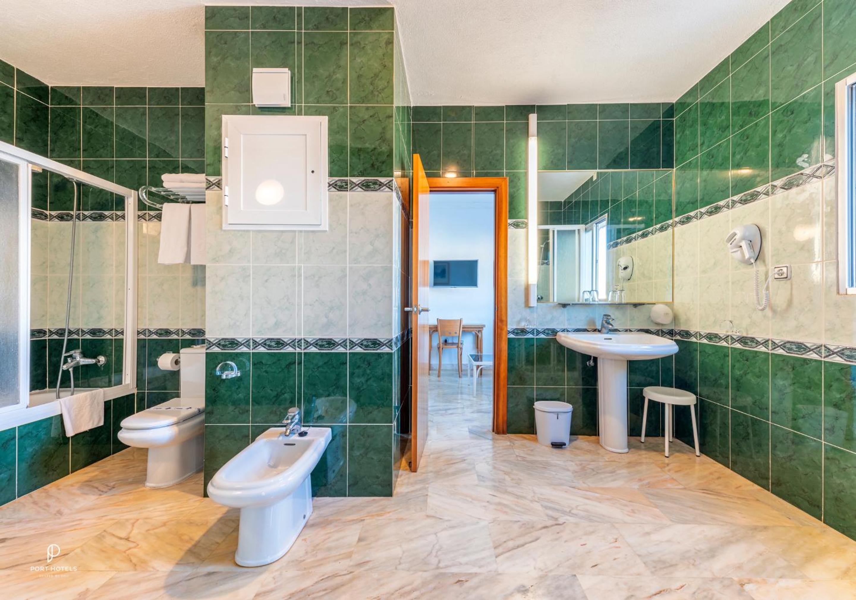 One-Bedroom Apartment with Sea View (3 Adults) photo 3