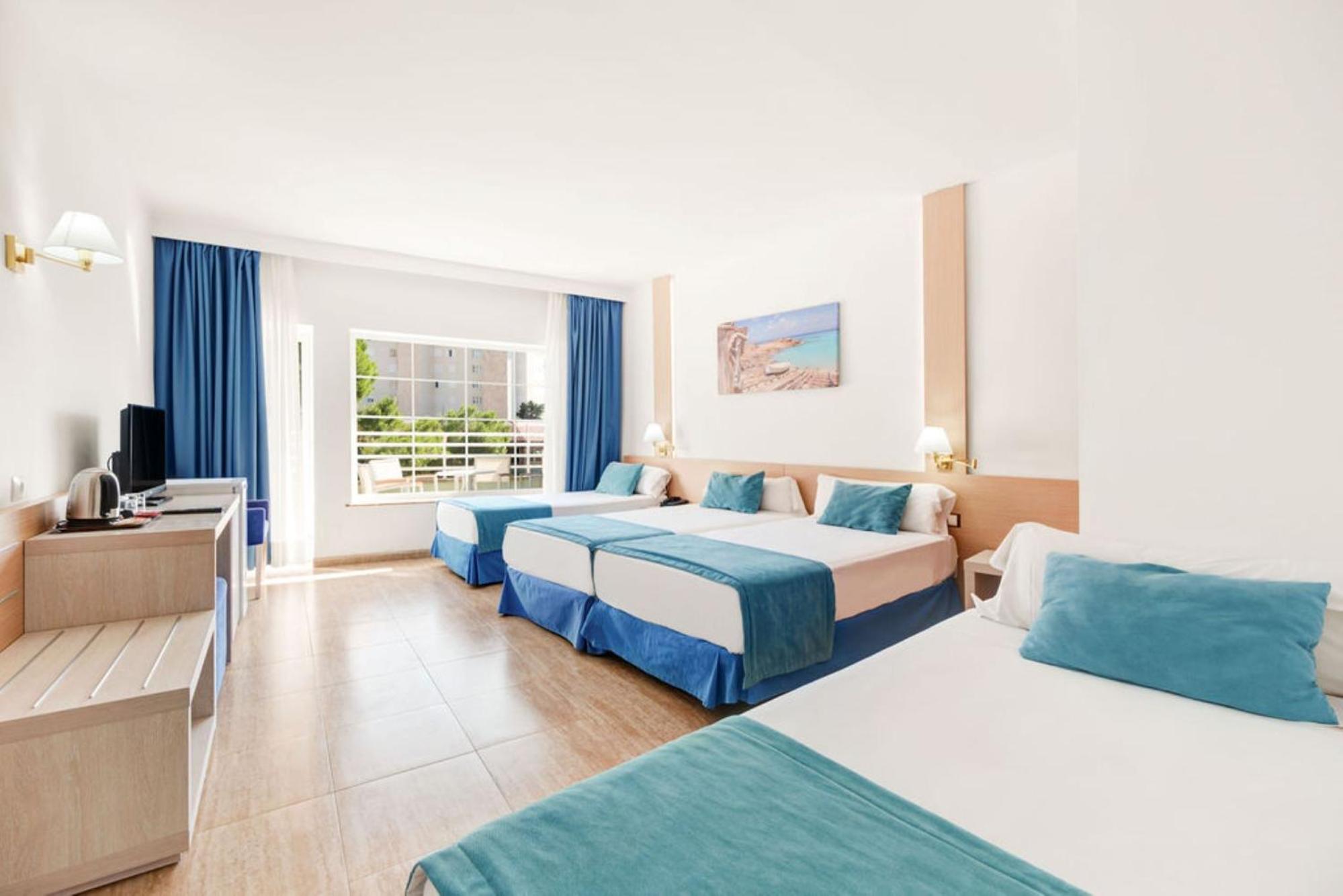 Quadruple Room with Balcony