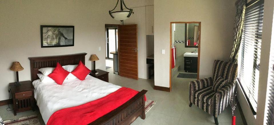 Luxury Double Room with Shower photo 2