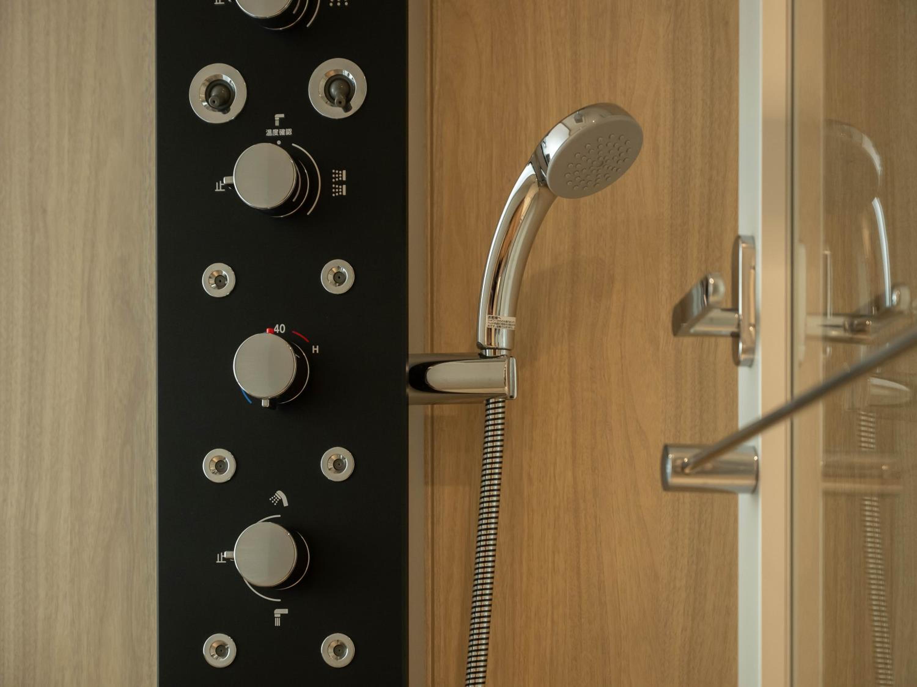 Twin Room - Photo 12