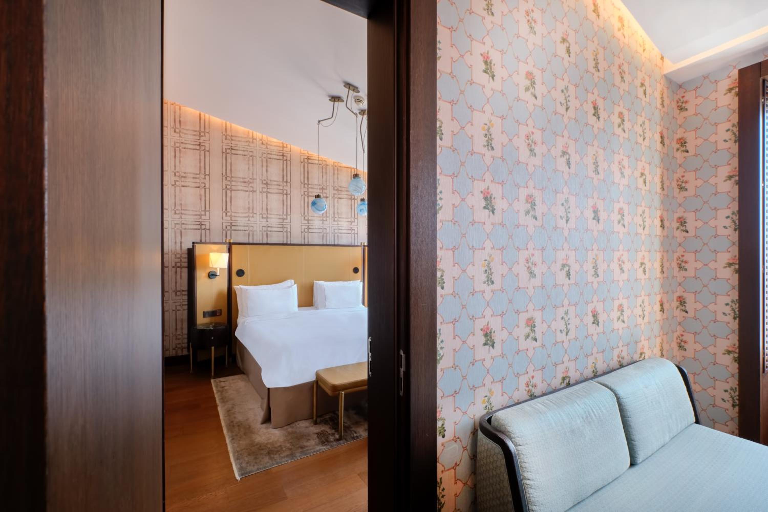 Junior King Suite with View