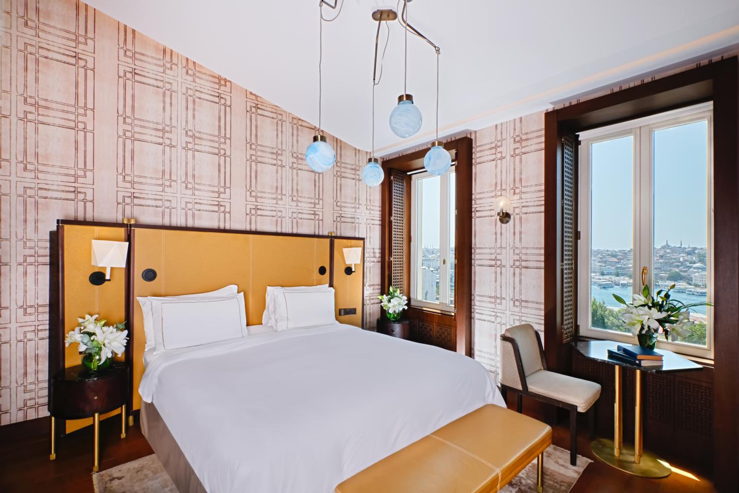 Junior King Suite with View