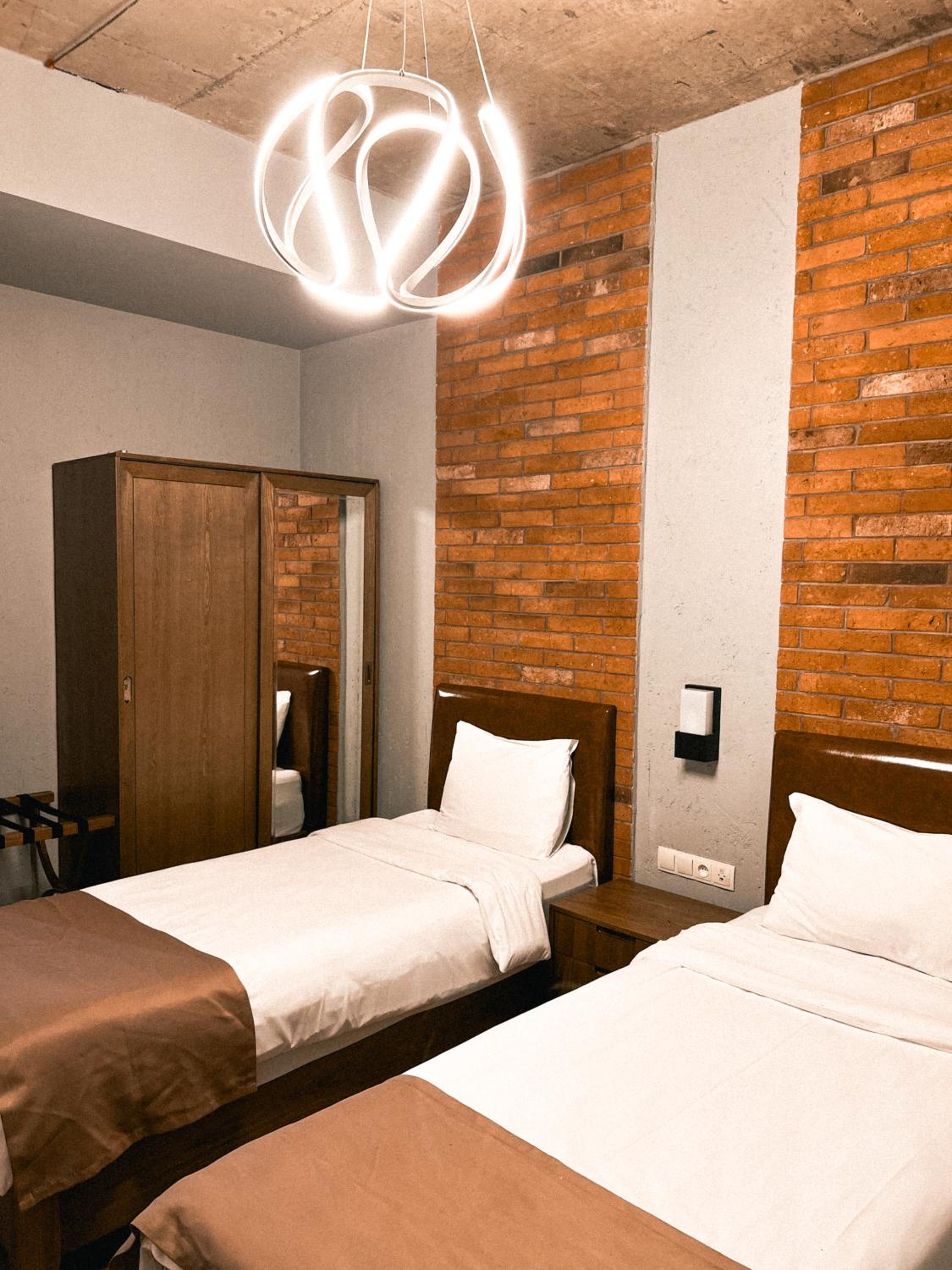 Standard Twin Room - Photo 1