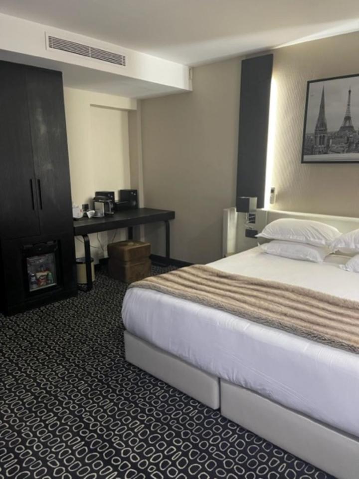 Deluxe Double or Twin Room photo 2