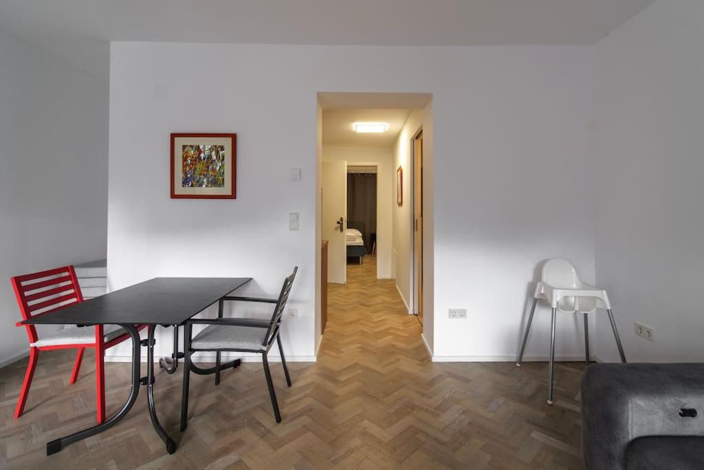 One-Bedroom Apartment photo 3