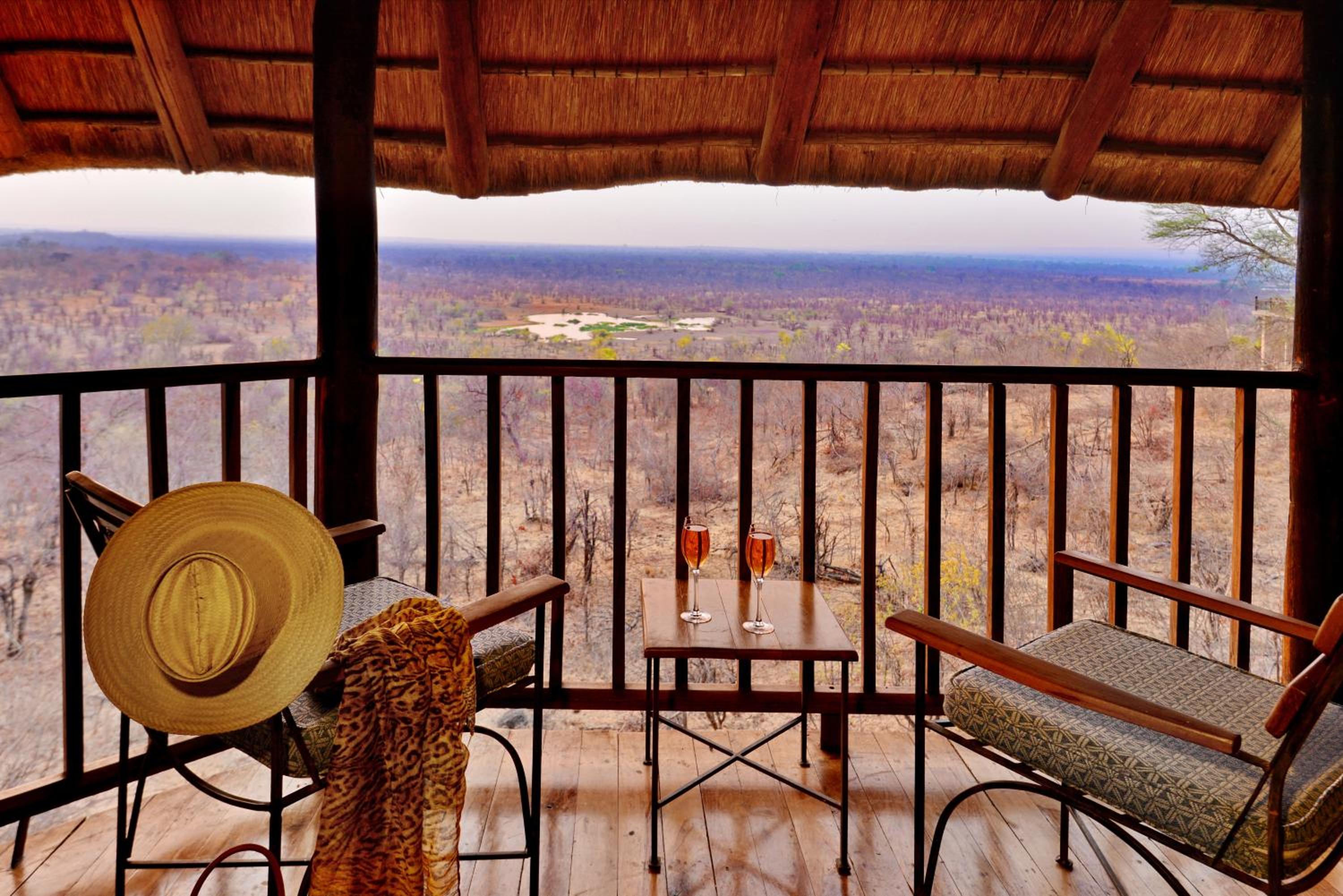 Double Room with Waterhole View photo 3