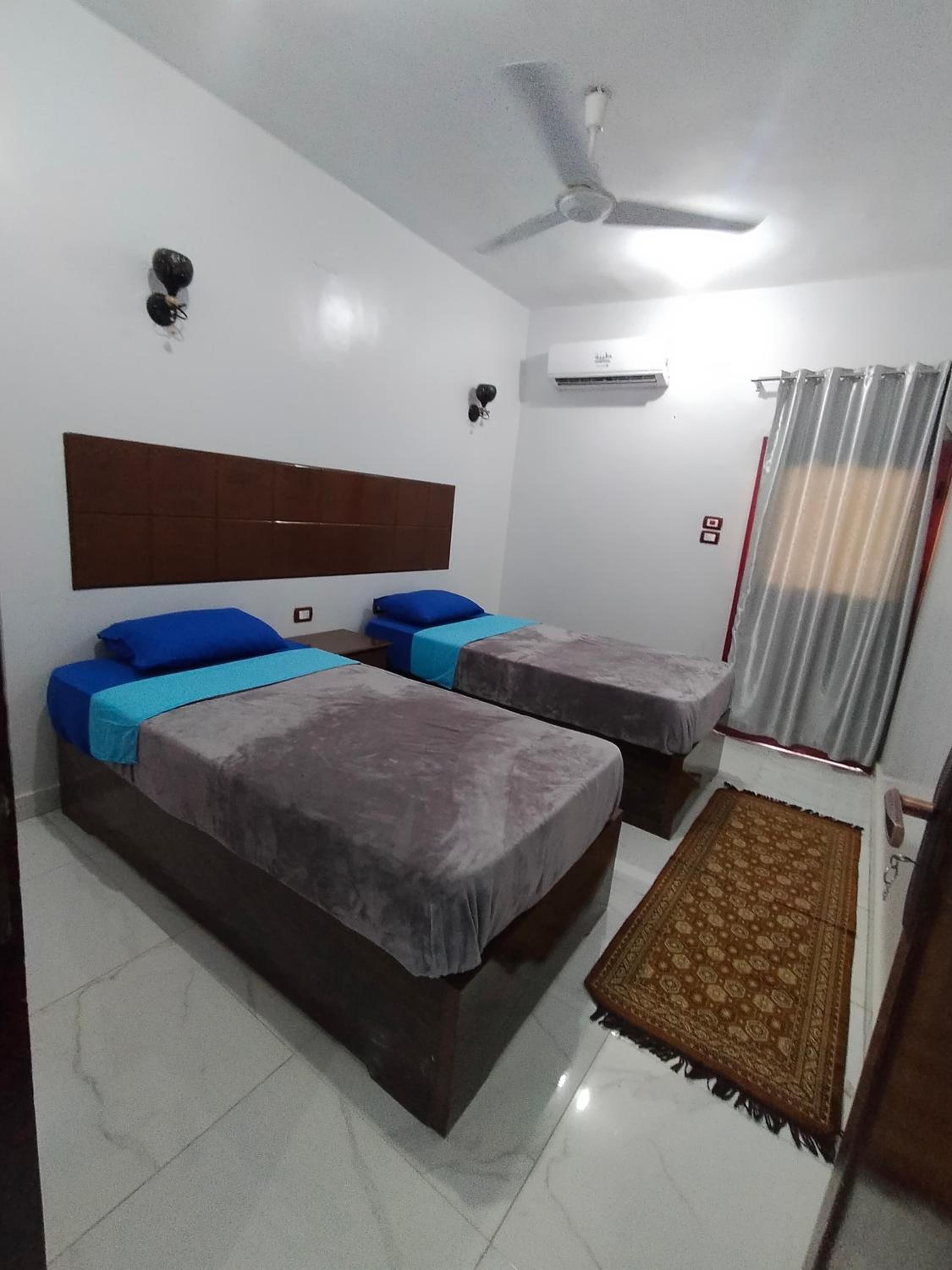 Budget Double Room - Photo 11
