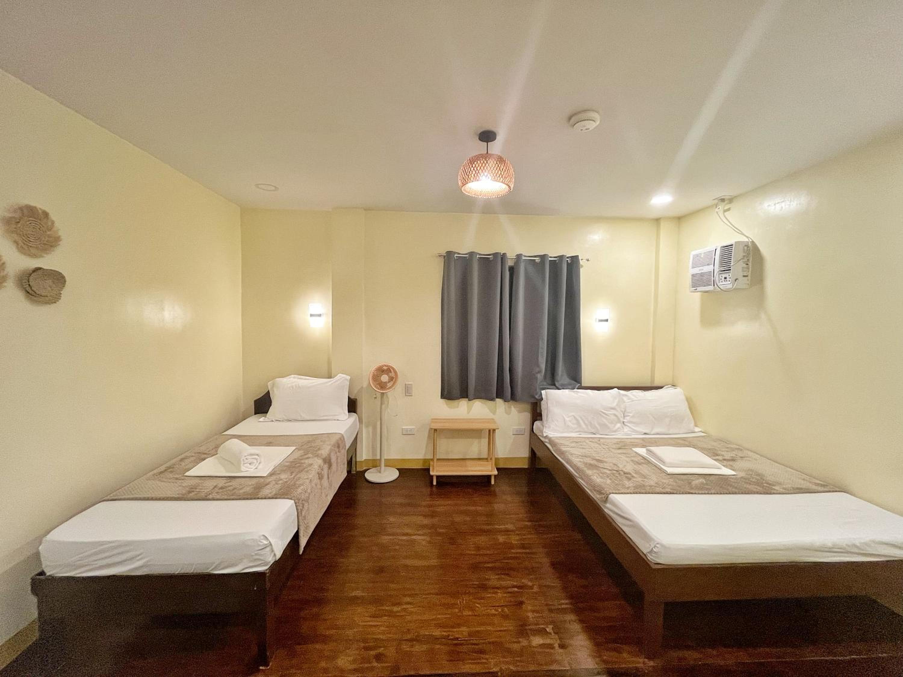 Deluxe Family Room - Photo 7