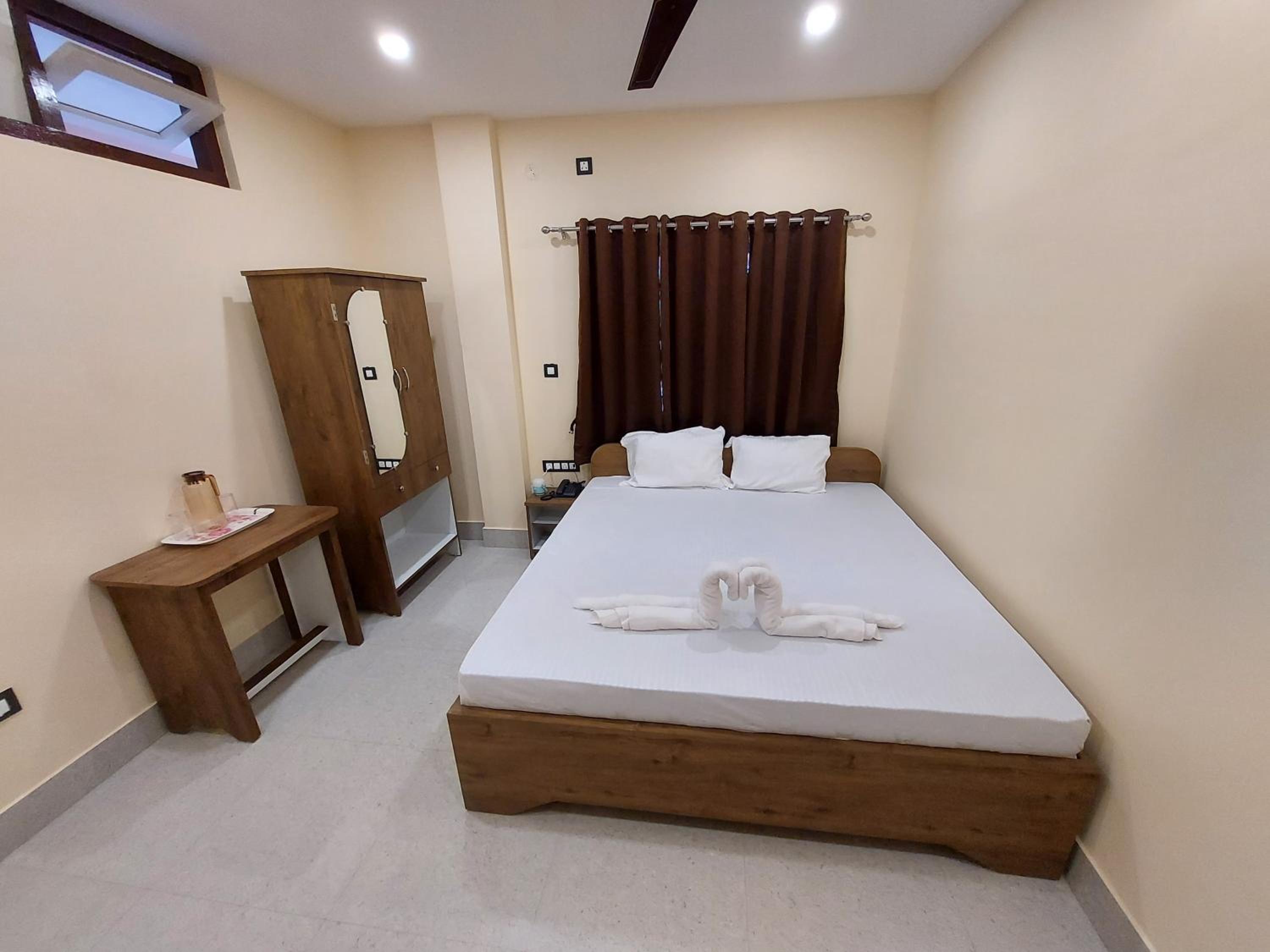 Standard King Room photo 1