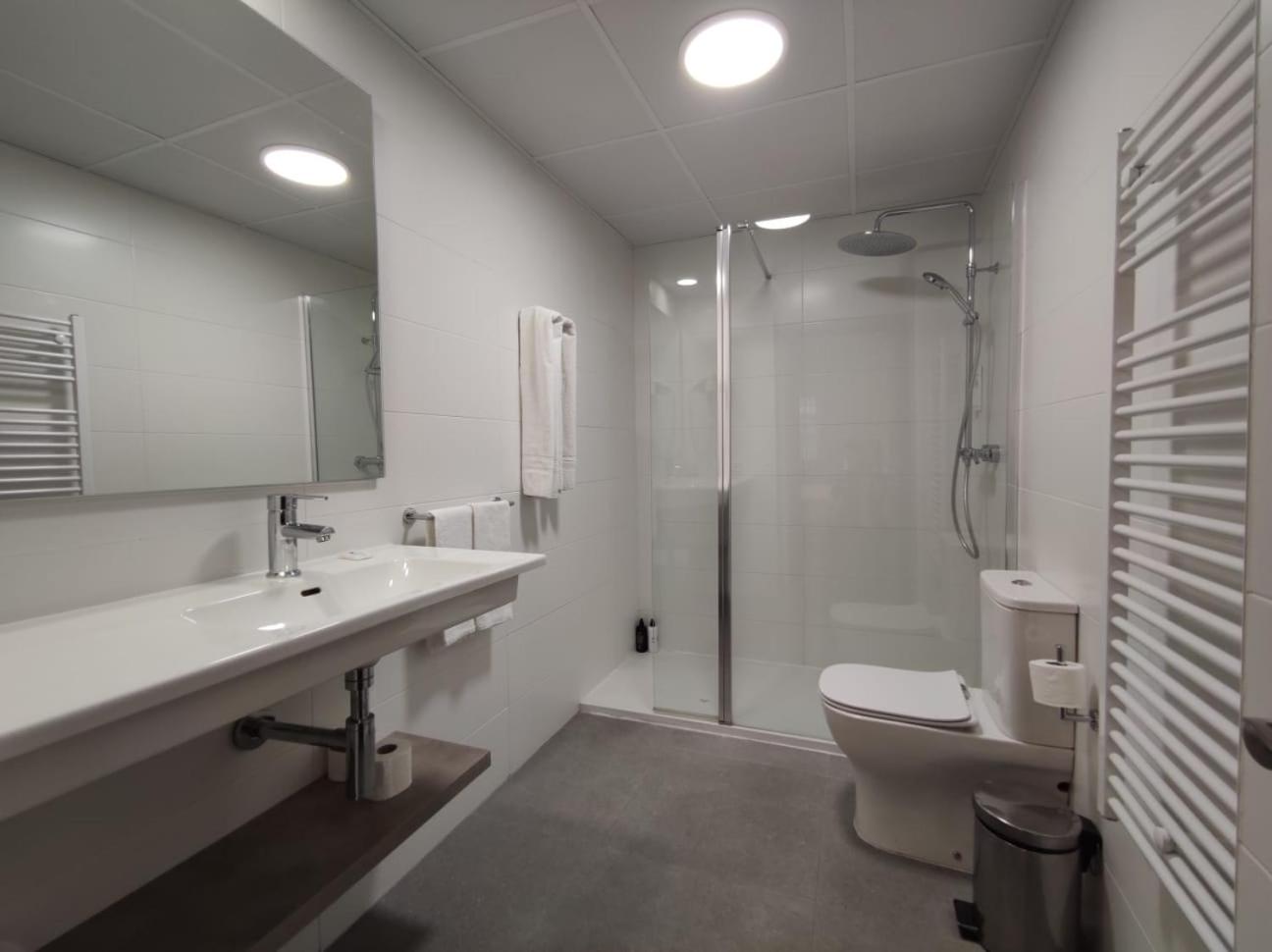 1 Bedroom Apartment (2 Adults) - Photo 17