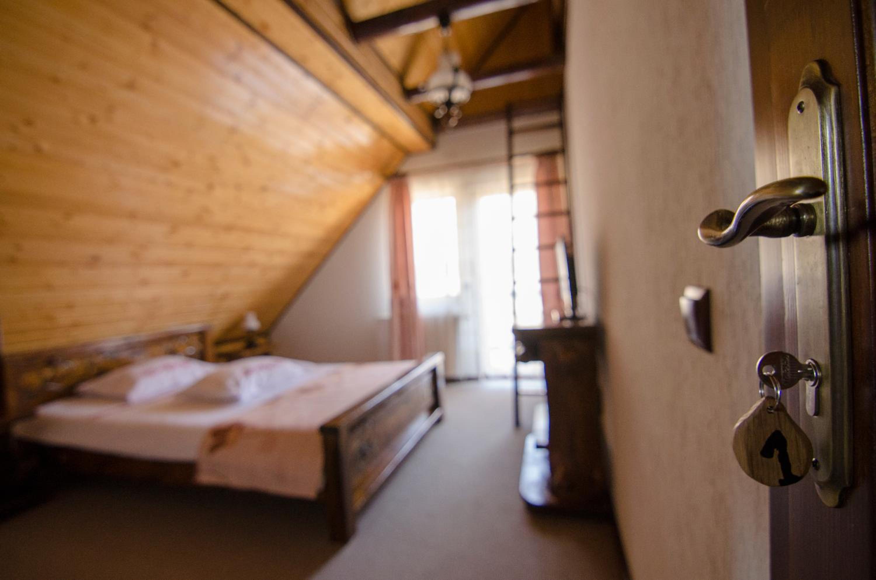Deluxe Room (2 Adults + 1 Child) photo 1