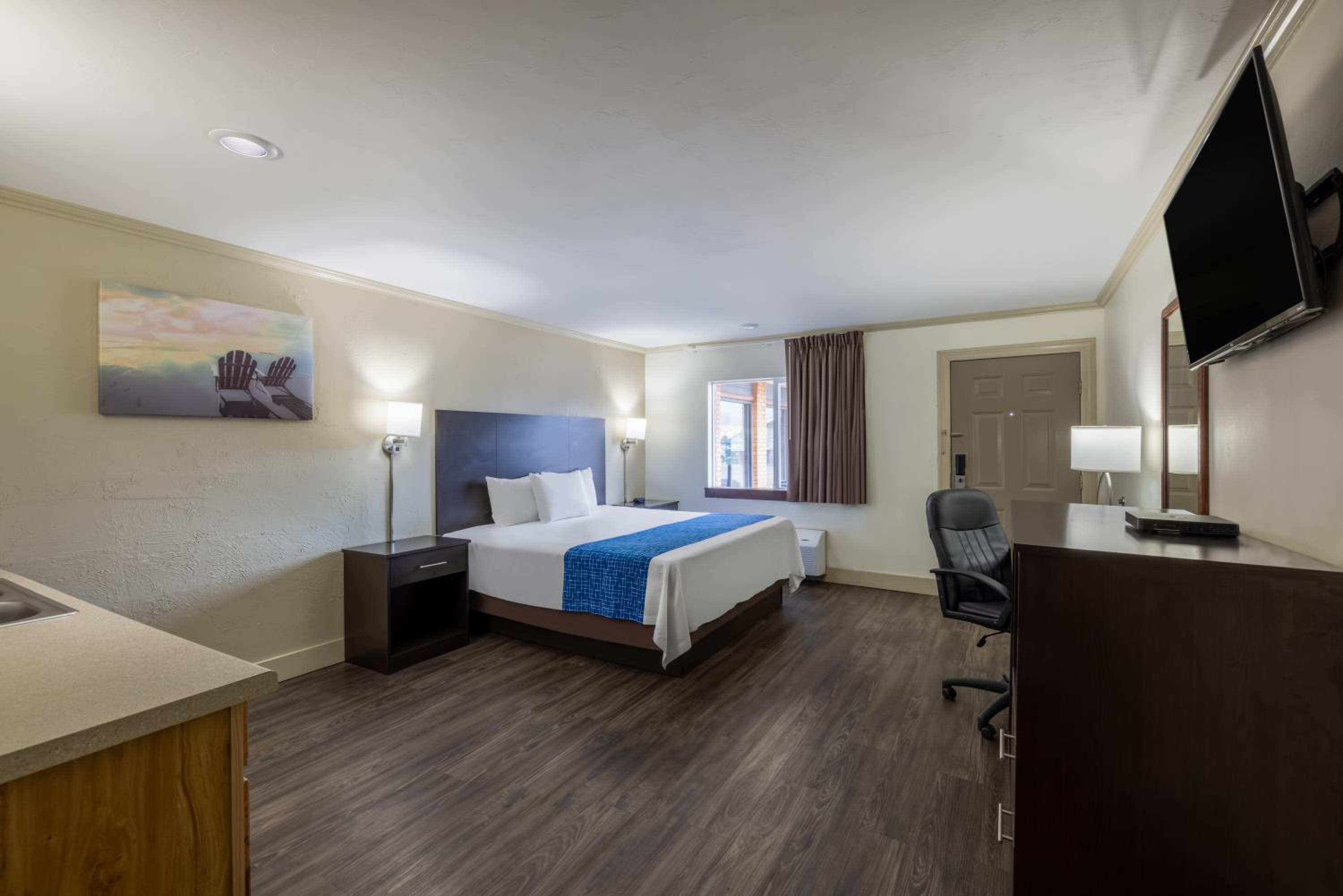 King Studio Suite - Non-Smoking - Photo 6