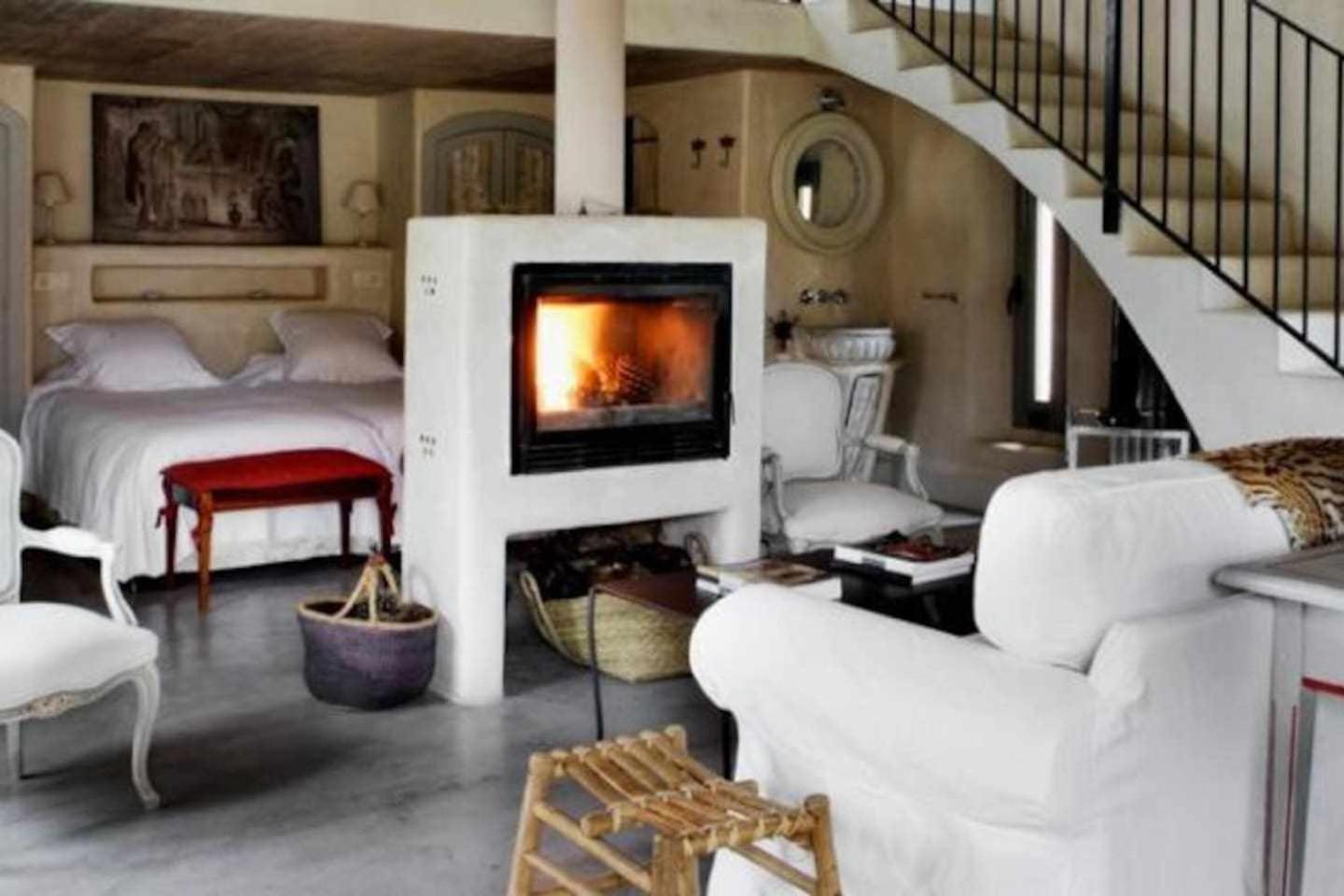Queen Suite with Pool View - Photo 8