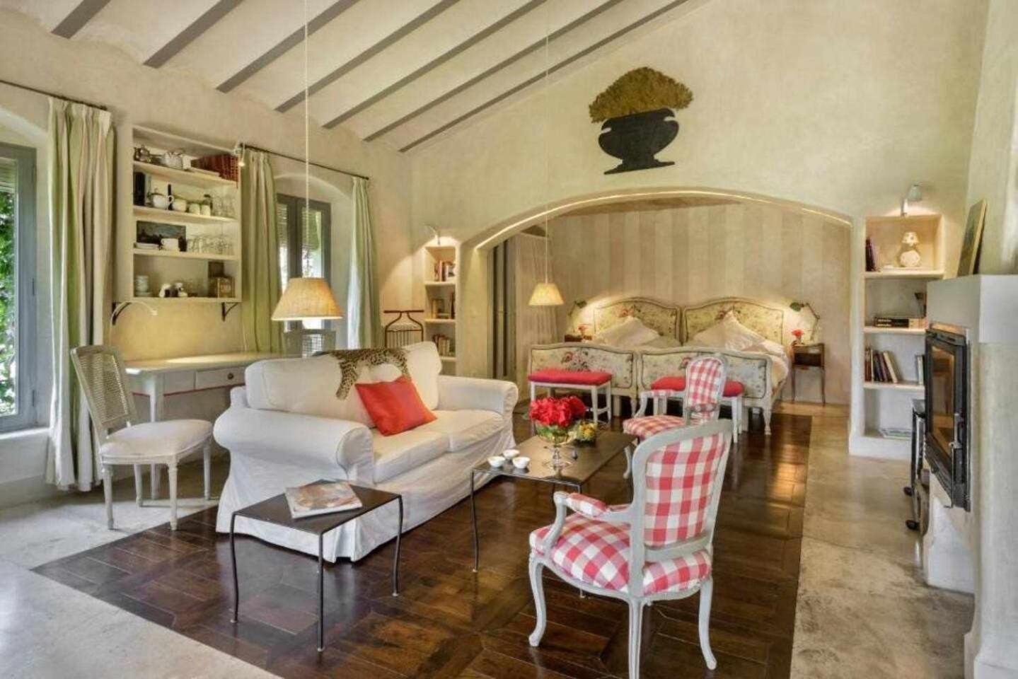 Deluxe Family Room - Photo 25