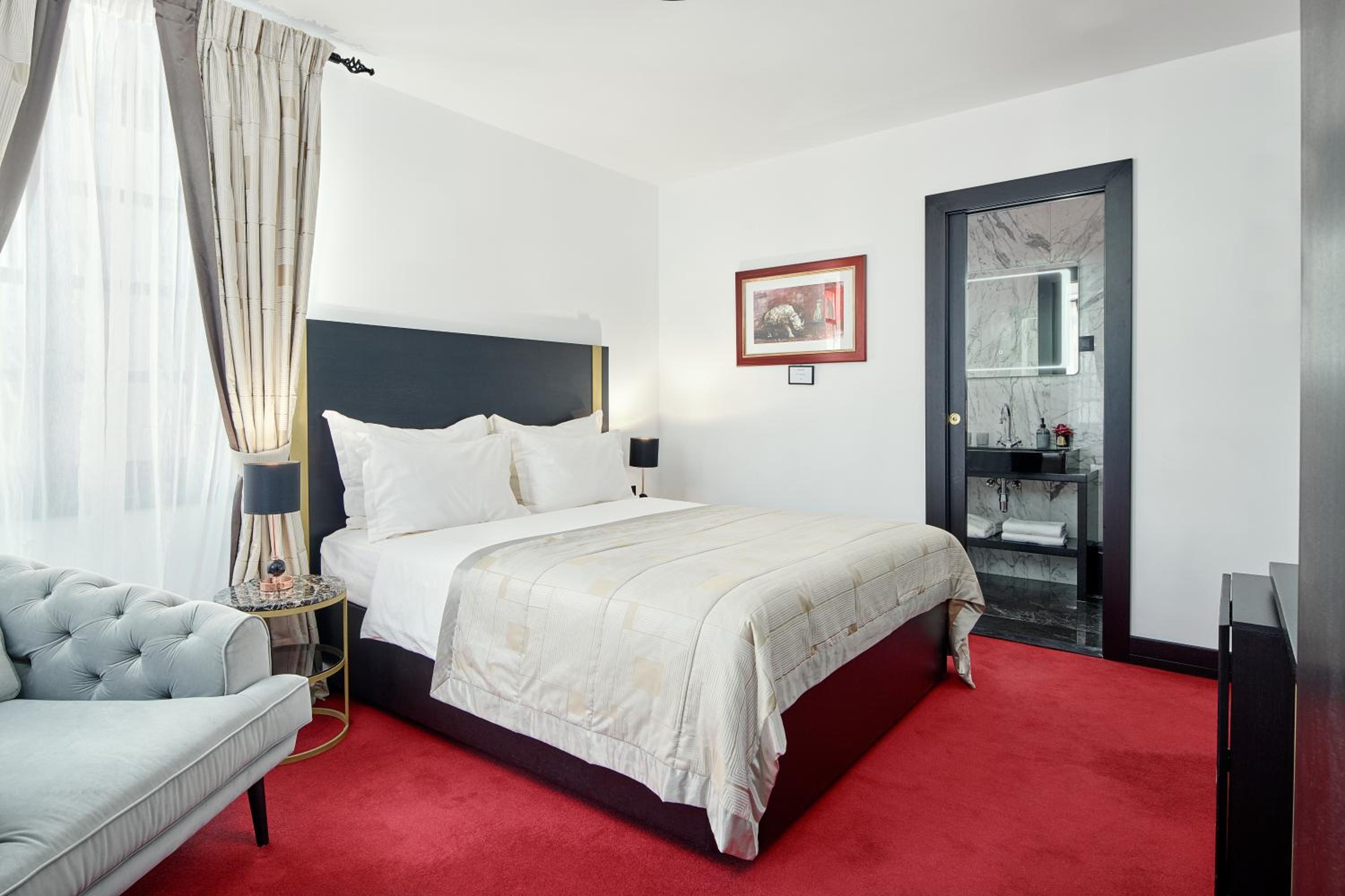 Superior Square Room photo 2
