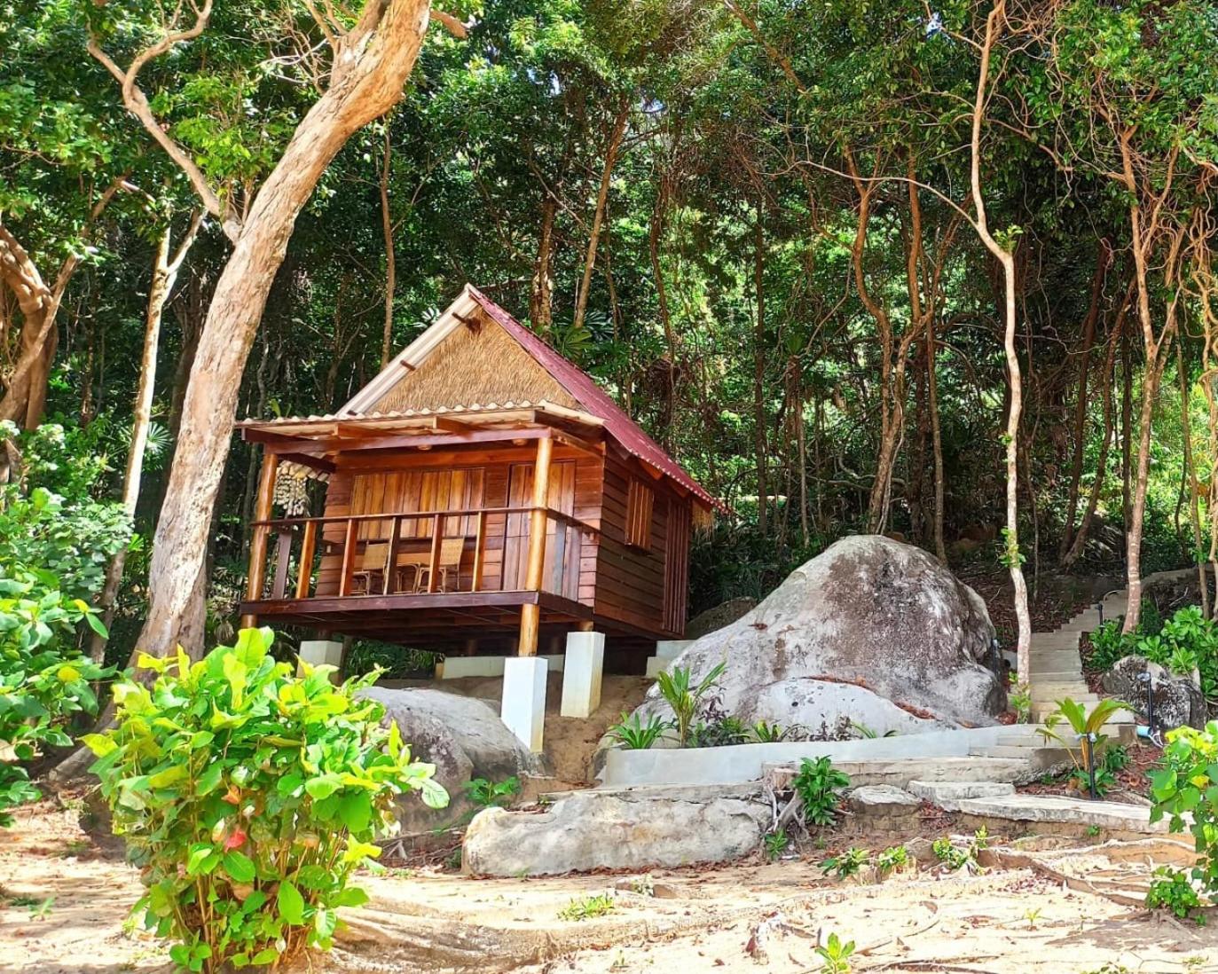 Bungalow - Beach Front - Photo 9