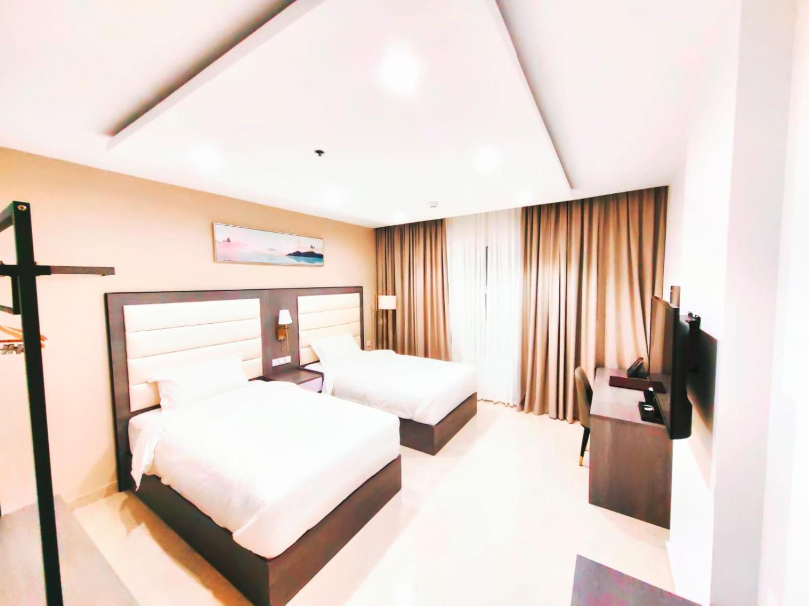 Standard Twin Room - Photo 2